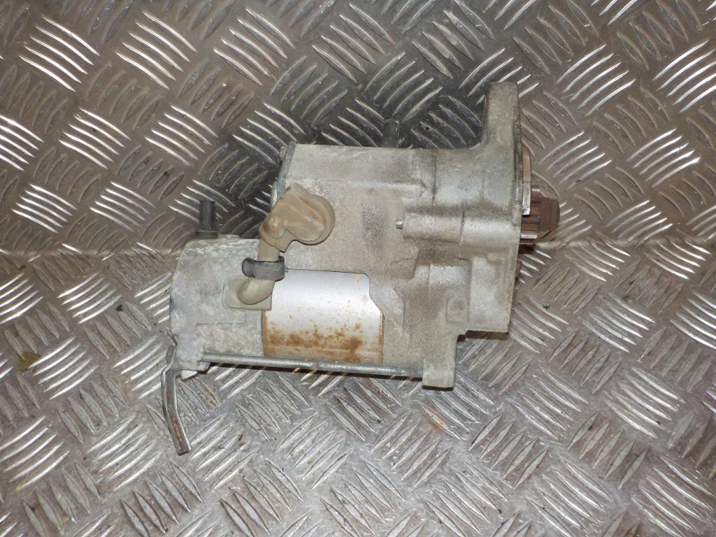 Toyota Yaris Fr. Starter Med OEM Nr. 2810033040 Fra Toyota Ophugger