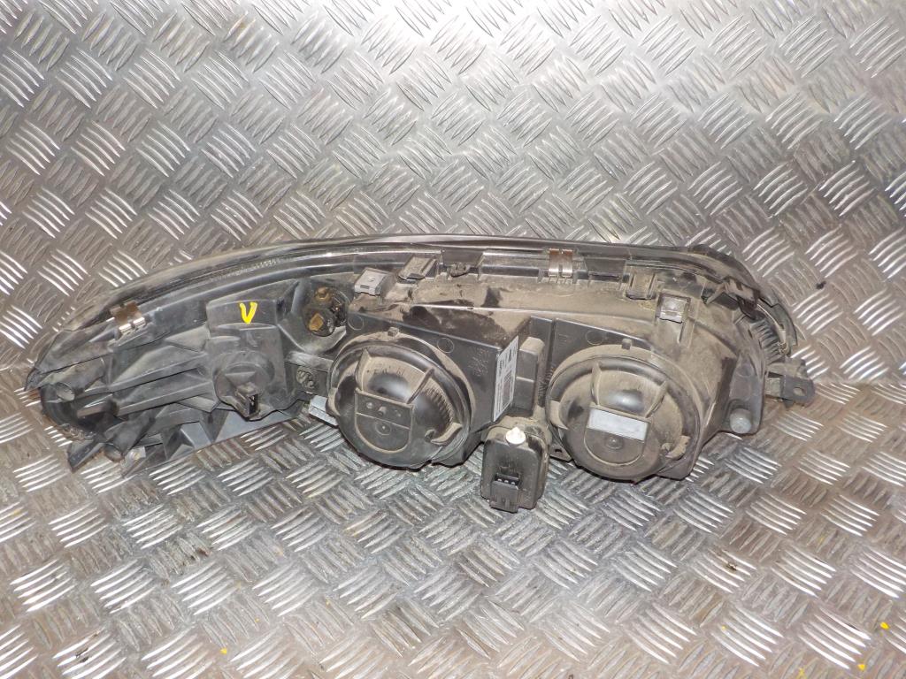 Volvo V70 Forlygte Med OEM Nr. 89014869 Fra Volvo Ophugger