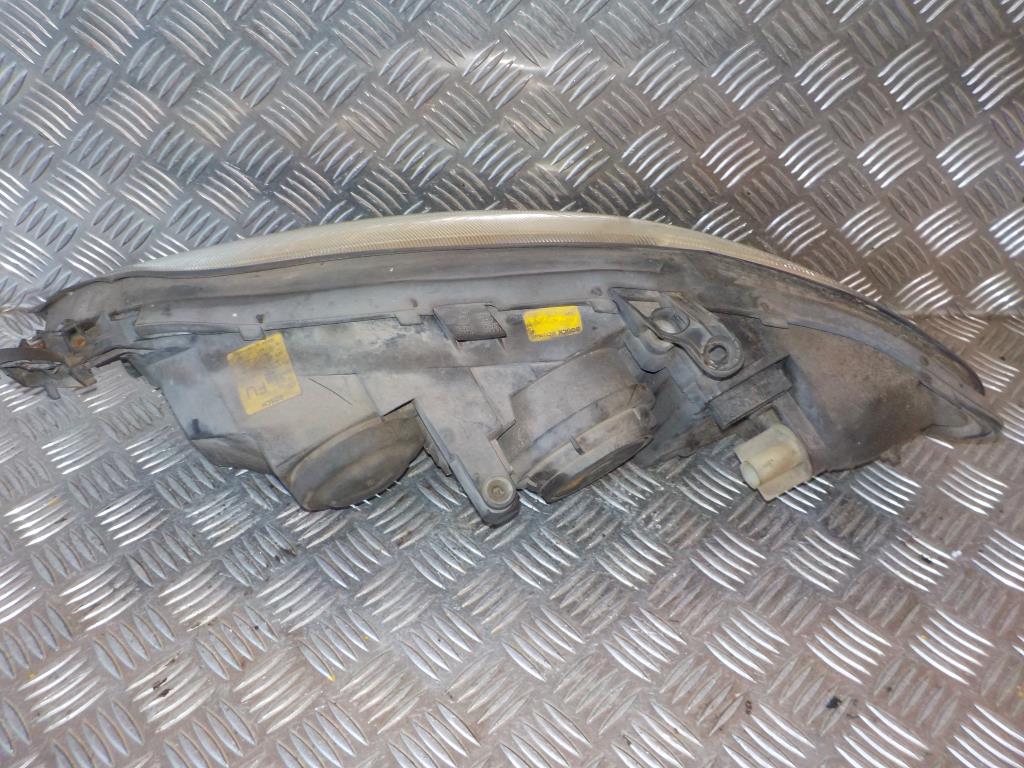 Opel Vectra B Forlygte Med OEM Nr. 0301179272 Fra Opel Ophugger