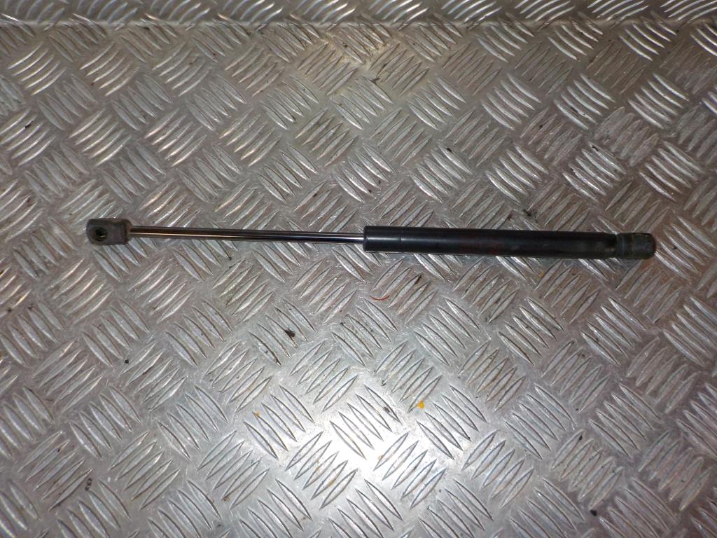 Kia Picanto Bagklapsdæmper Med OEM Nr. 817801Y011	 Fra Kia Ophugger
