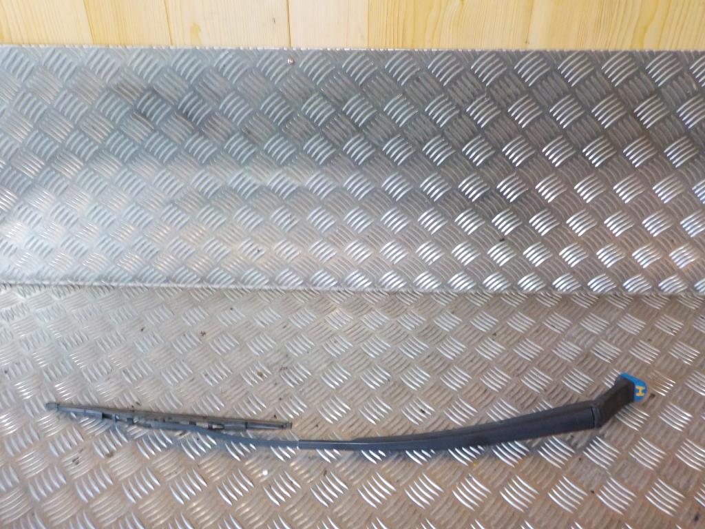 Toyota Yaris Viskerarm Med OEM Nr. 852110D070 Fra Toyota Ophugger