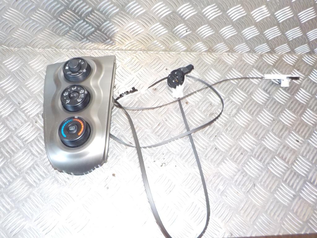 Toyota Yaris Varmeregulering Med OEM Nr. 554060D190 Fra Toyota Ophugger