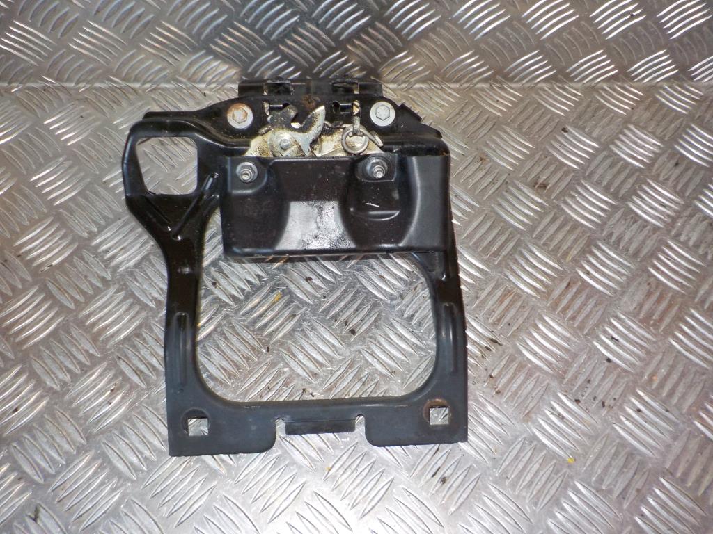 Peugeot 208 Låseplade Med OEM Nr. 9672502780 Fra Peugeot Ophugger