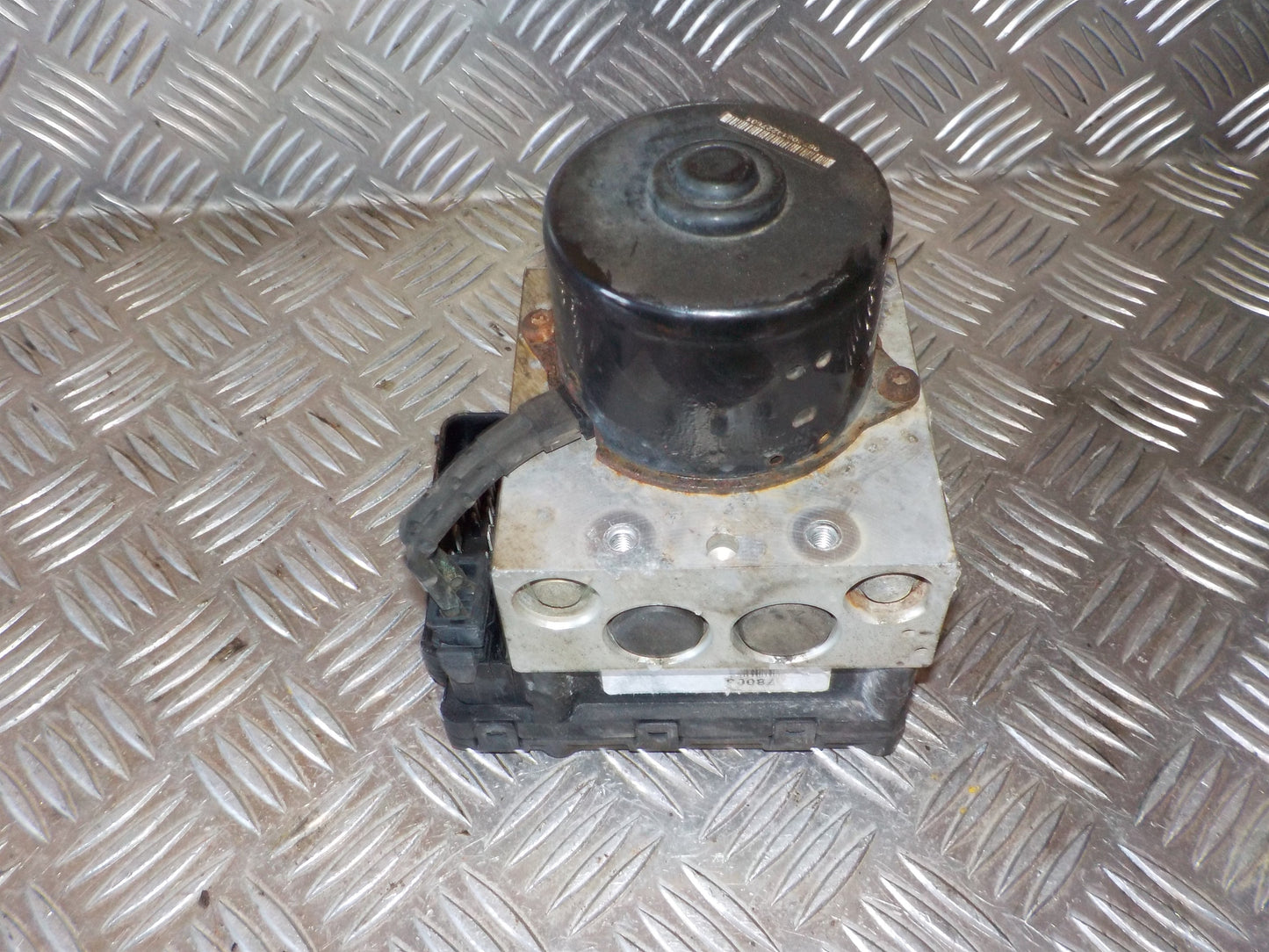 Seat Cordoba Abs Pumpe Med OEM Nr. 1J0698117A Fra Seat Ophugger