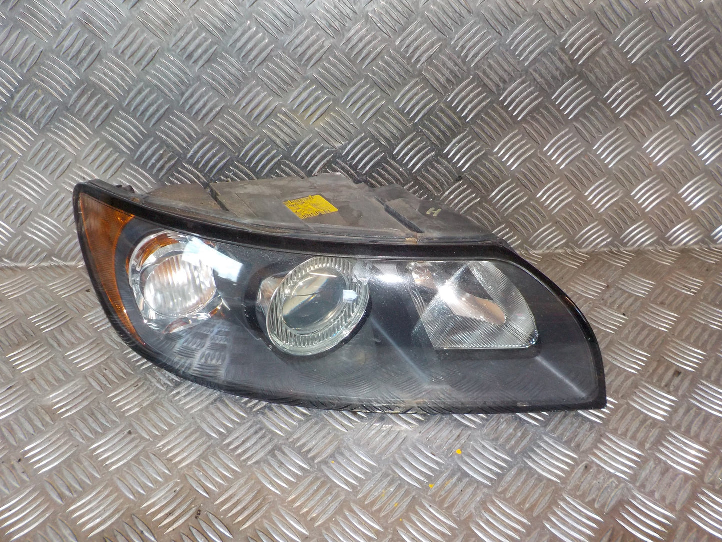 Volvo S40/V50 Forlygte Med OEM Nr. Ophugger Fra Volvo Ophugger