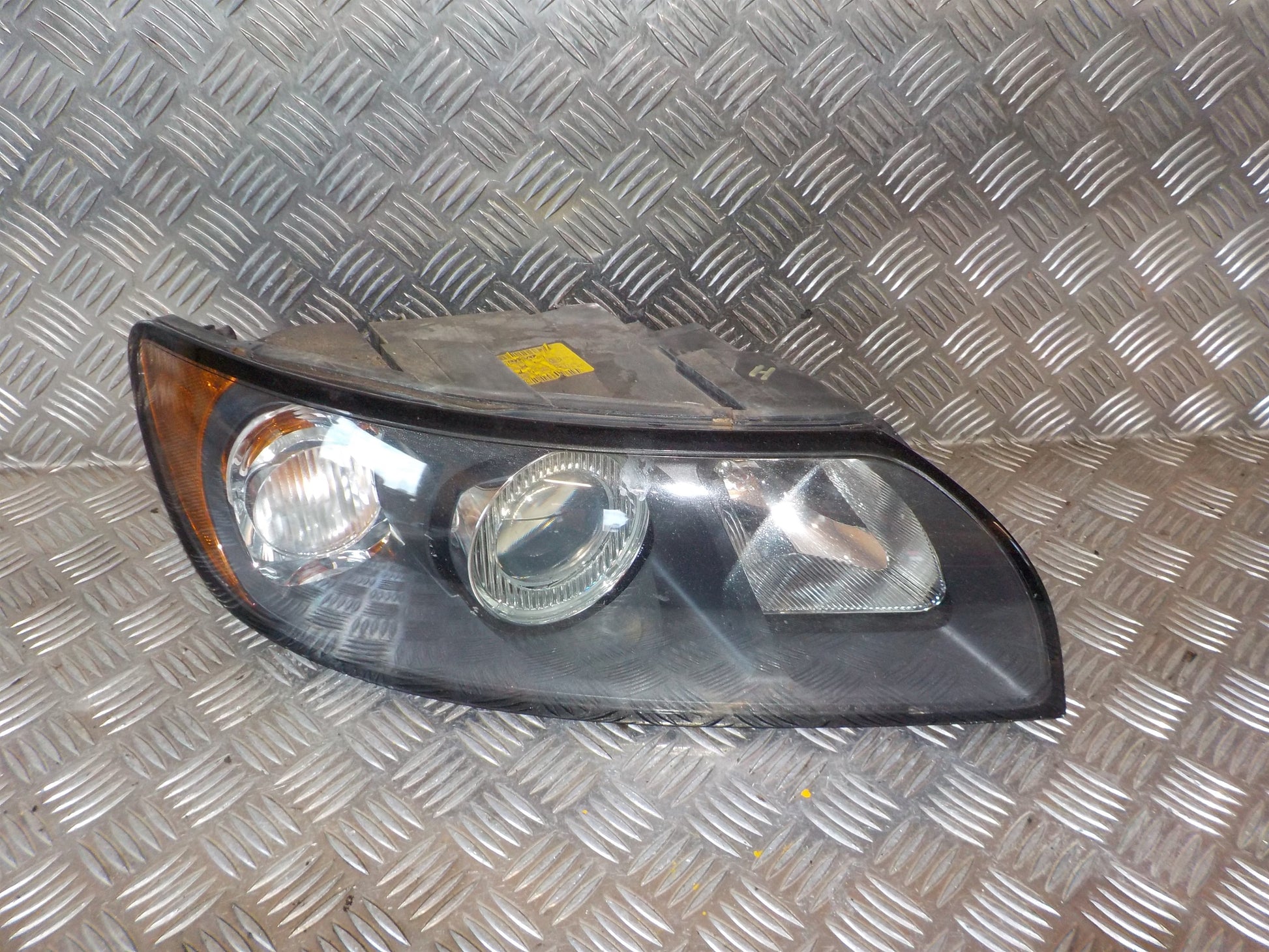 Volvo S40/V50 Forlygte Med OEM Nr. Ophugger Fra Volvo Ophugger