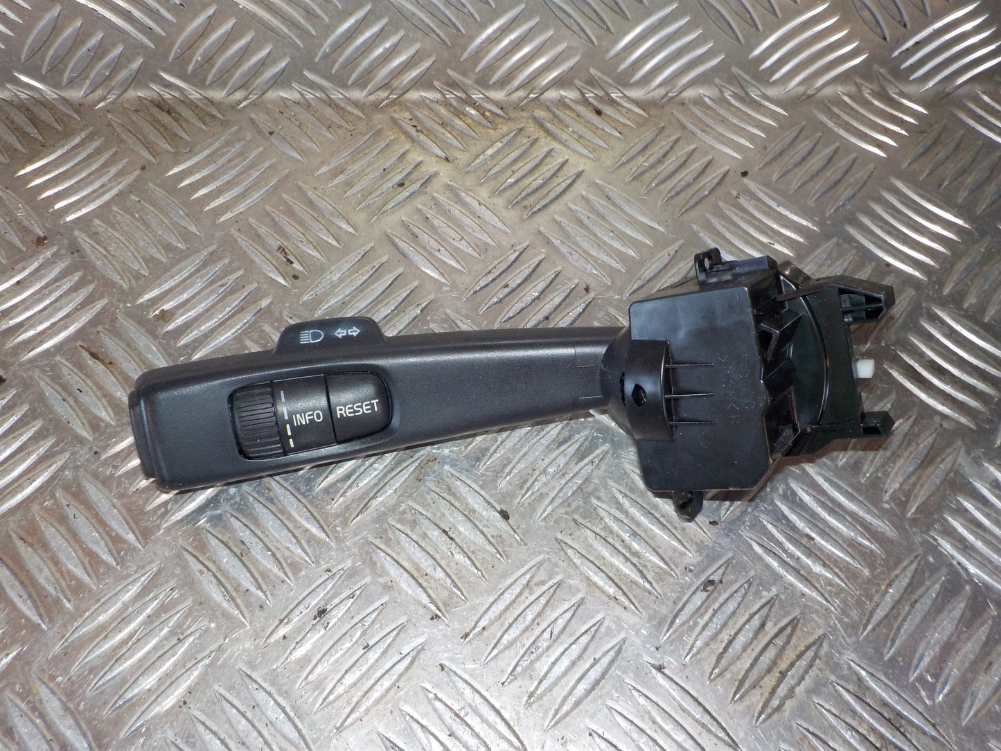 Volvo S40/V50 Kontakt Visker Med OEM Nr. 8637376 Fra Volvo Ophugger