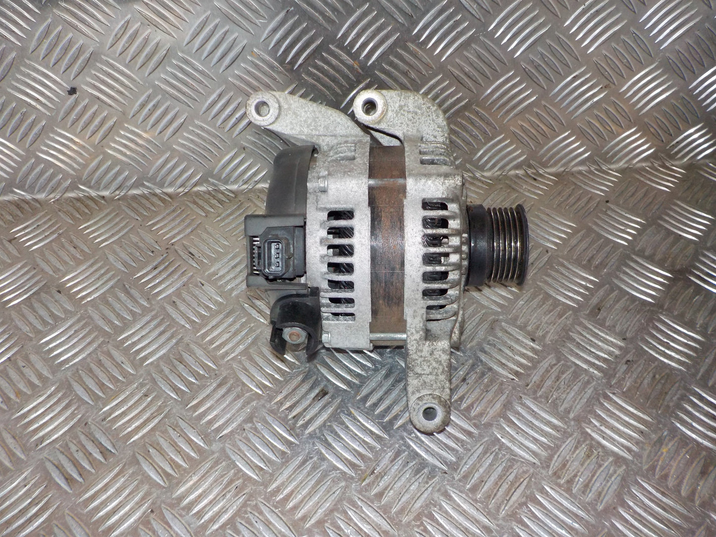 Volvo S40/V50 Generator Med OEM Nr. 275681 Fra Volvo Ophugger