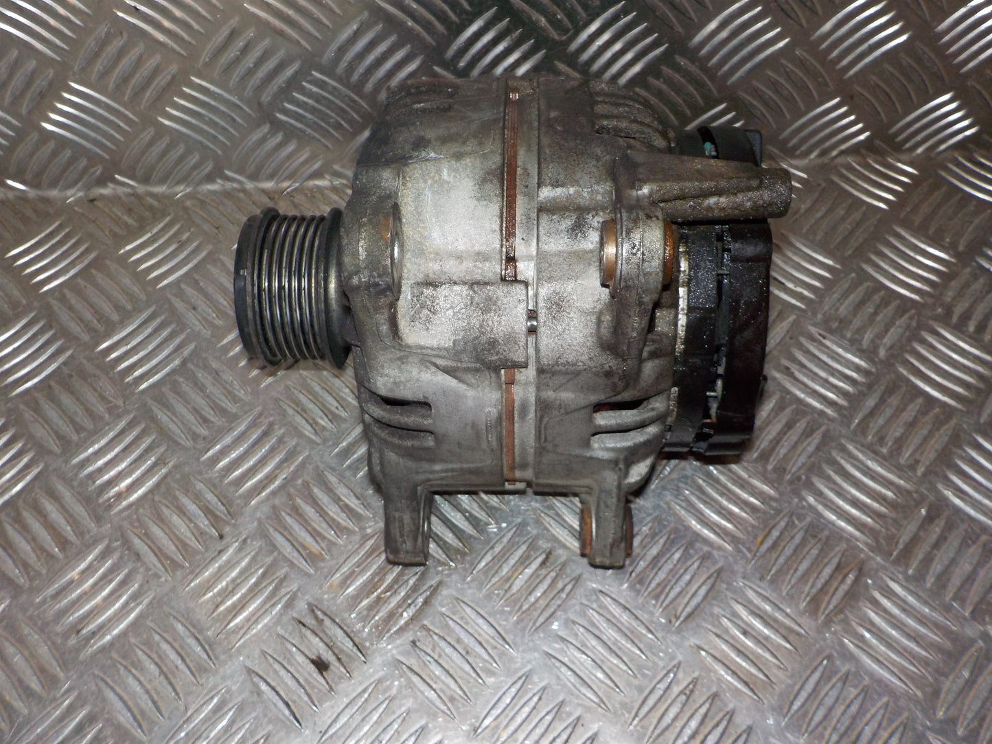 Skoda Octavia Generator Med OEM Nr. 038903024f Fra Skoda Ophugger