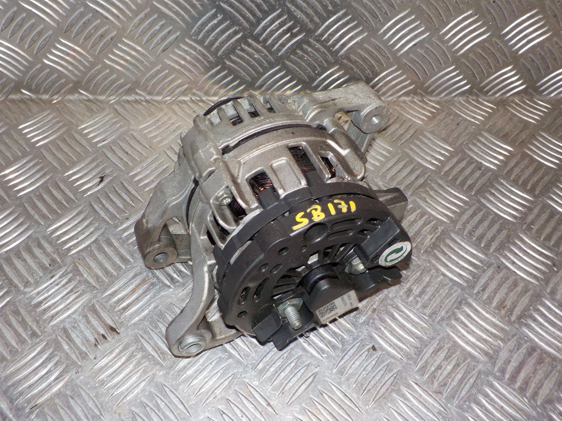 Opel Zafira A Generator Med OEM Nr. 0124225024 Fra Opel Ophugger