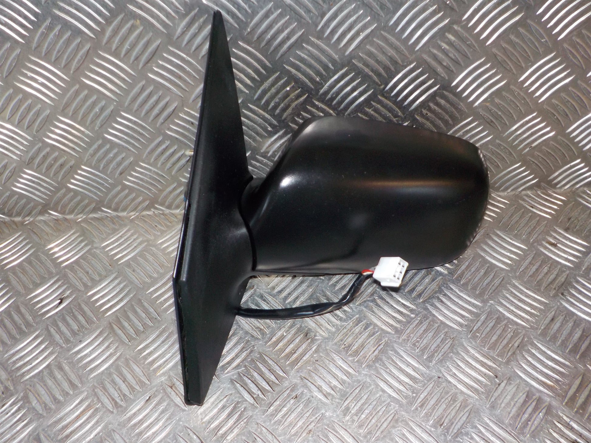 Toyota Yaris Jap. Sidespejl Med OEM Nr. 8794052101 Fra Toyota Ophugger