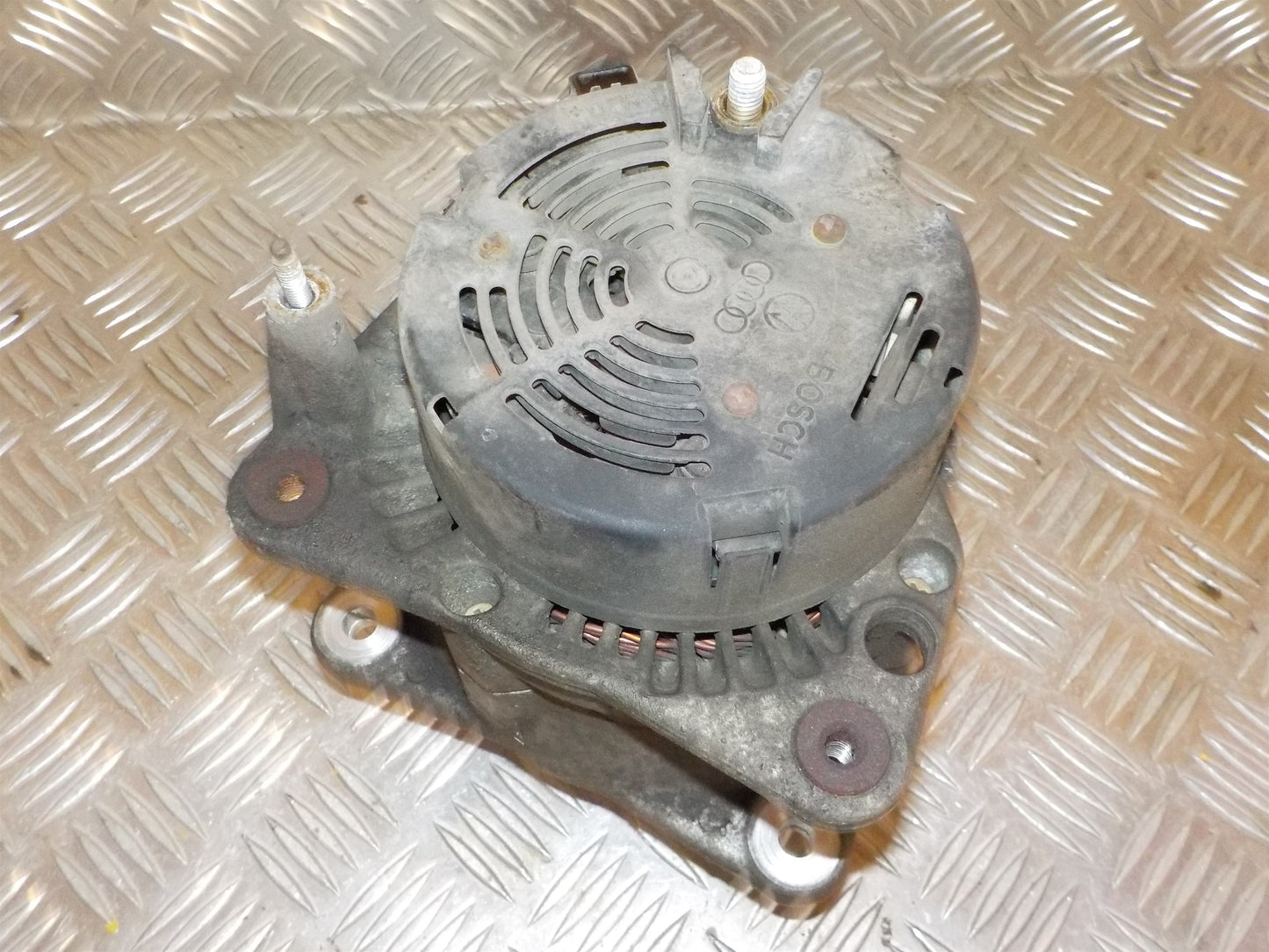 VW Polo CLA Variant 6K Generator Med OEM Nr. 028903025GX Fra VW Ophugger