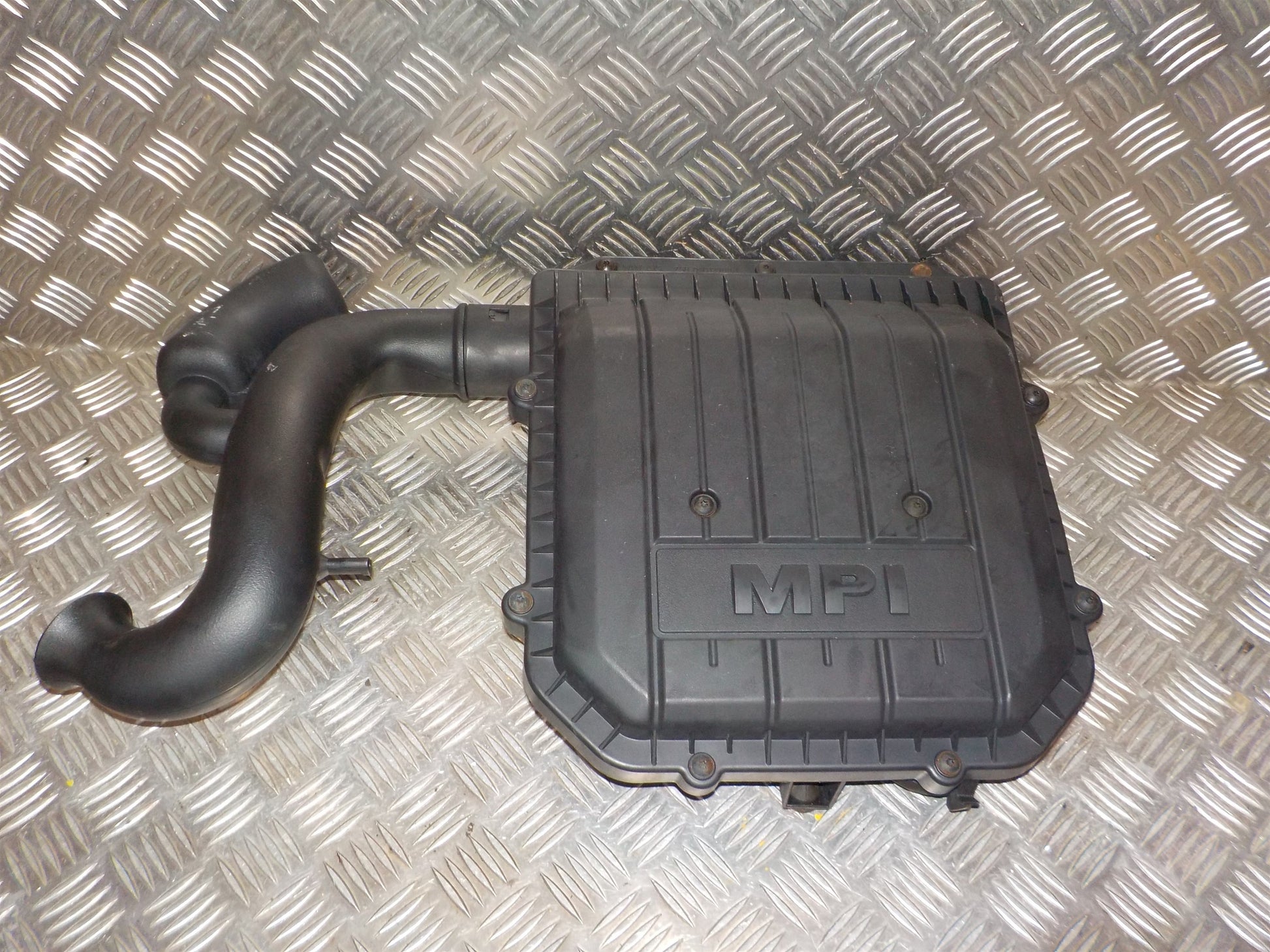 Seat Mii Luftfilterkasse  Med OEM Nr. 04C129611J Fra Seat Ophugger