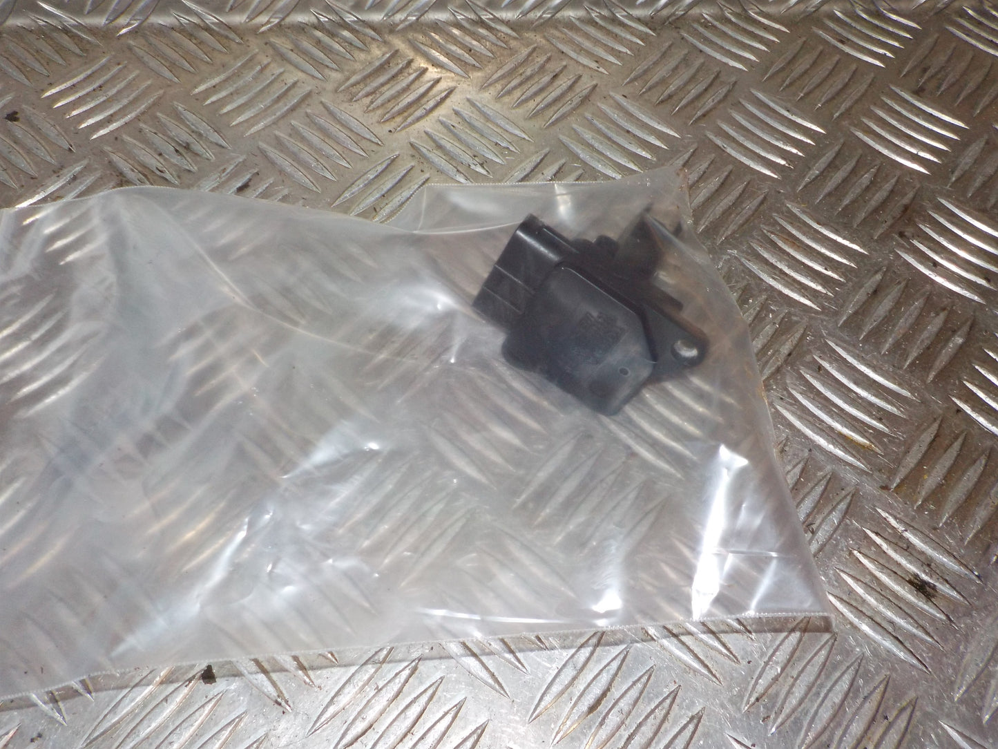 Toyota Yaris Luftmængdemåler Med OEM Nr. 2220433010 Fra Toyota Ophugger