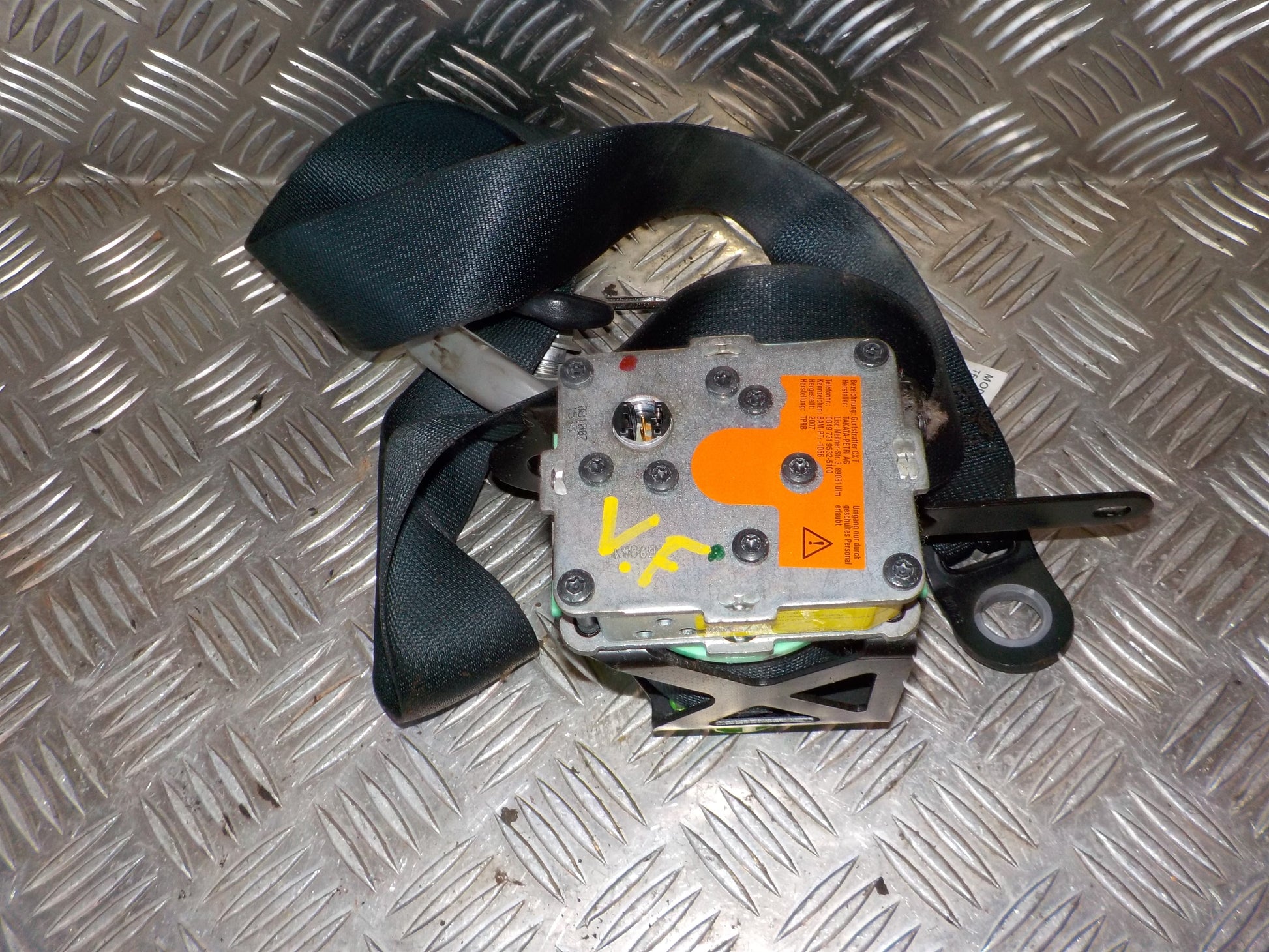 Toyota Yaris Sikkerhedsseler For Med OEM Nr. 732200D160C1 Fra Toyota Ophugger