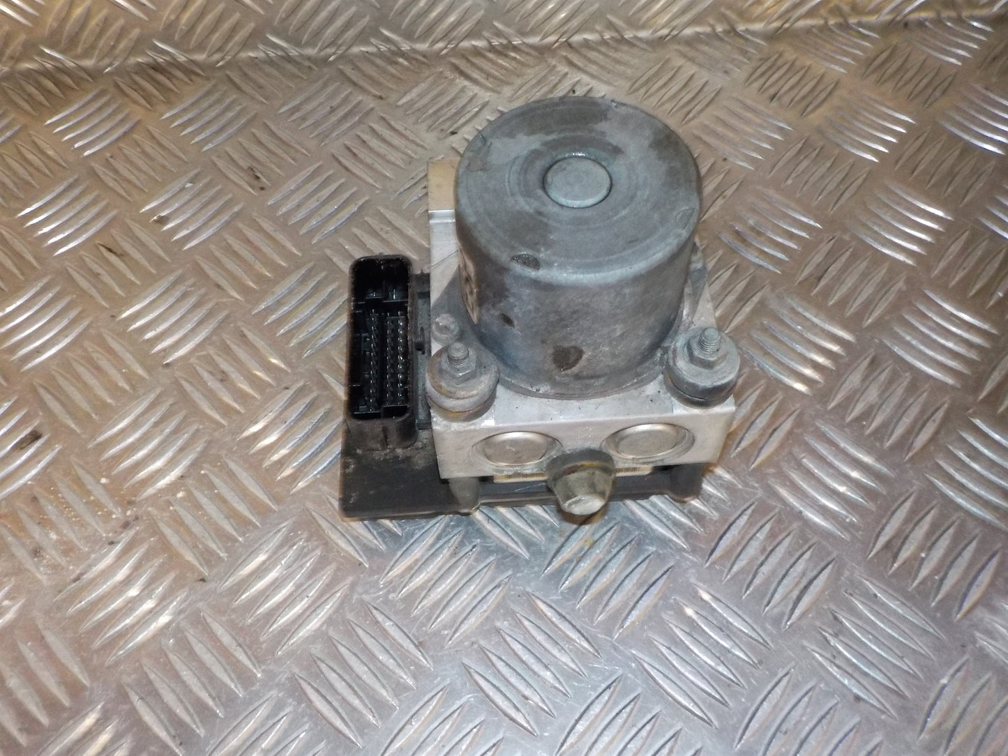 Fiat Punto Evo ABS Pumpe Med OEM Nr. 51880013 Fra Fiat Ophugger