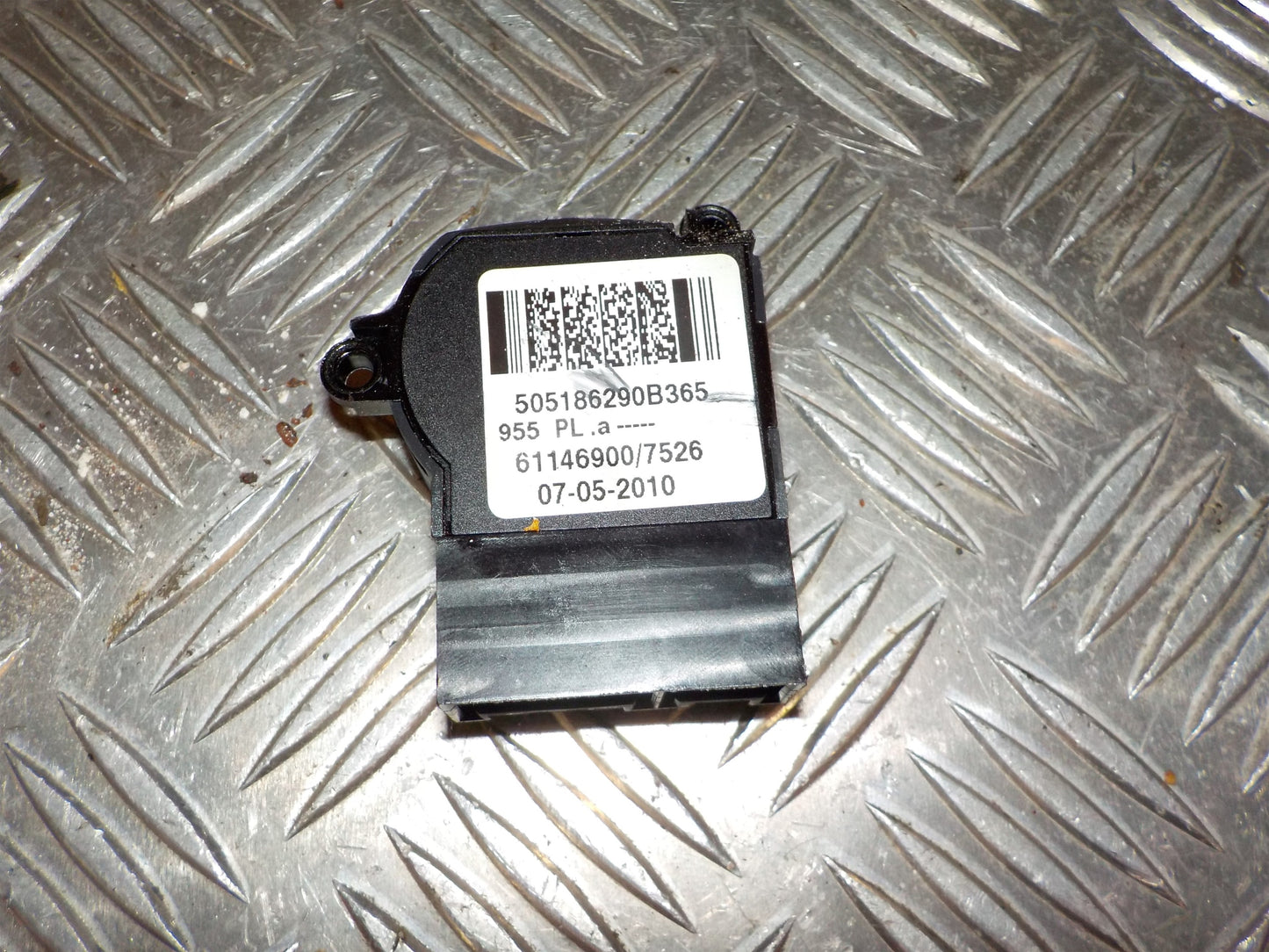 Fiat Punto Evo Ratlås Bundstykke Med OEM Nr. 61146900/7526 Fra Fiat Ophugger