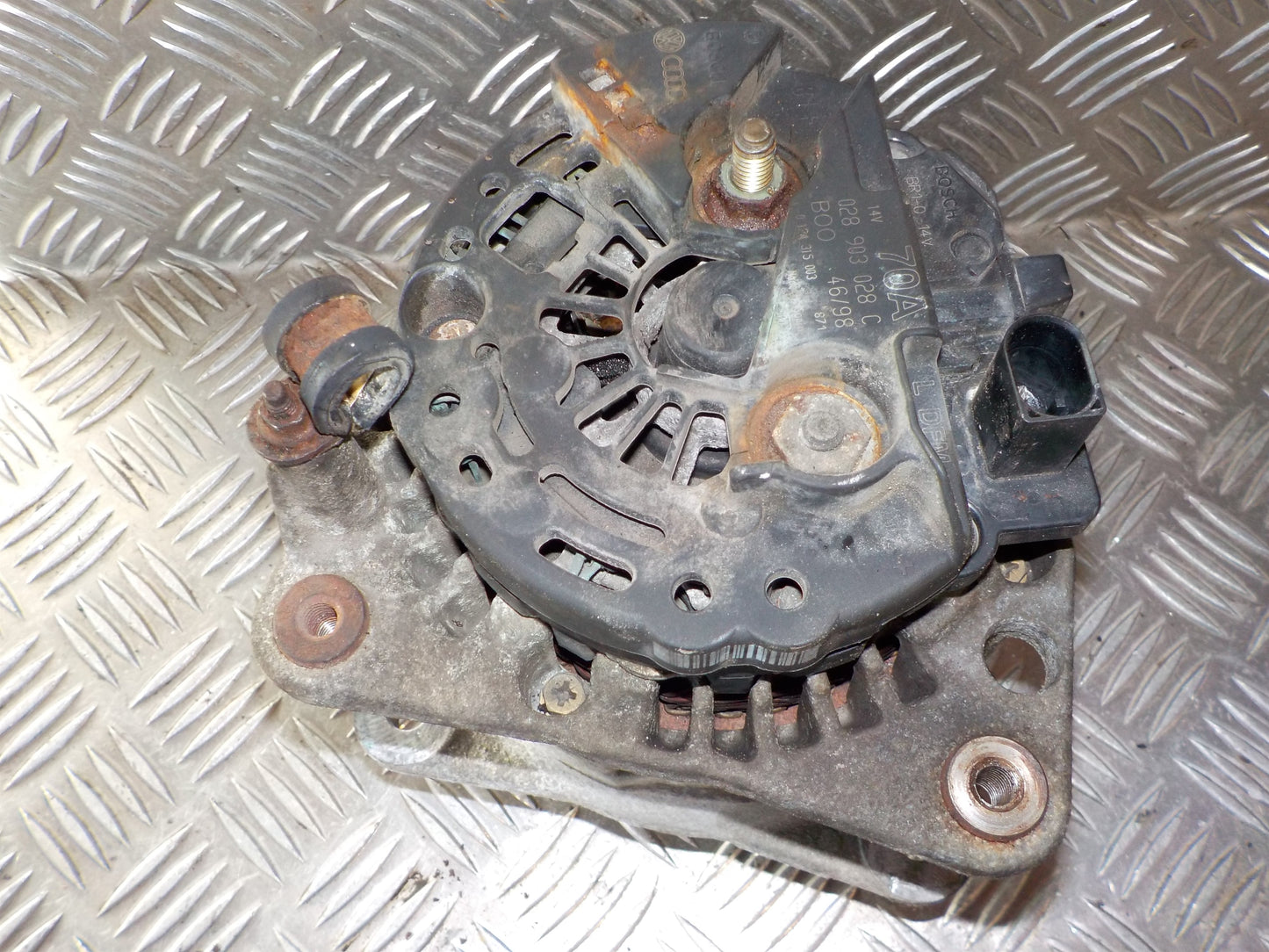 Skoda Octavia Generator Med OEM Nr. 028903025H Fra Skoda Ophugger