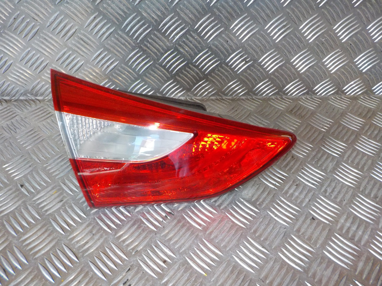 Hyundai I30 GD Baglygte Med OEM Nr. 92403A5010 Fra Hyundai Ophugger