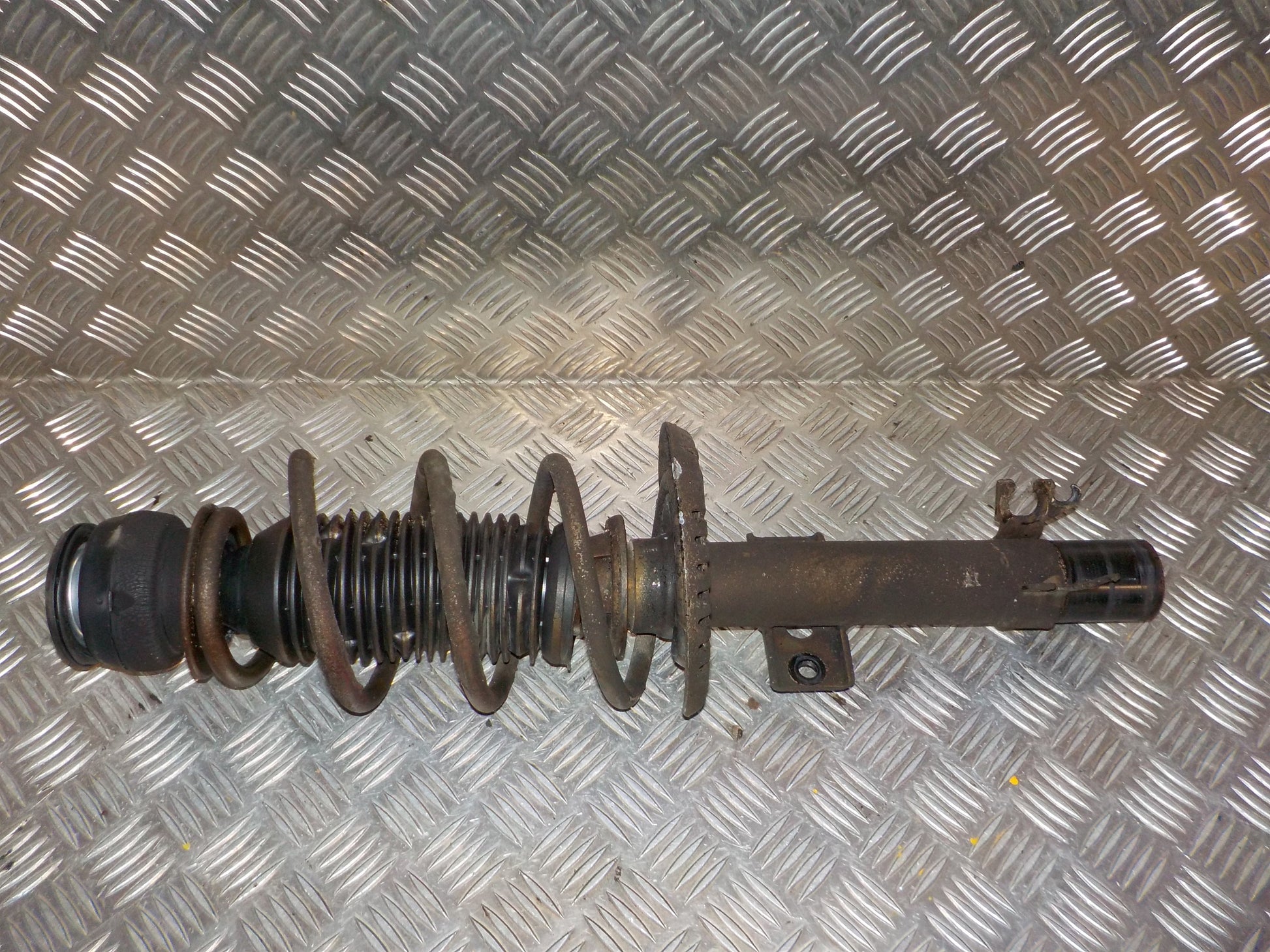 Skoda Citigo Fjederben For H Med OEM Nr. 1S0413031C Fra Skoda Ophugger