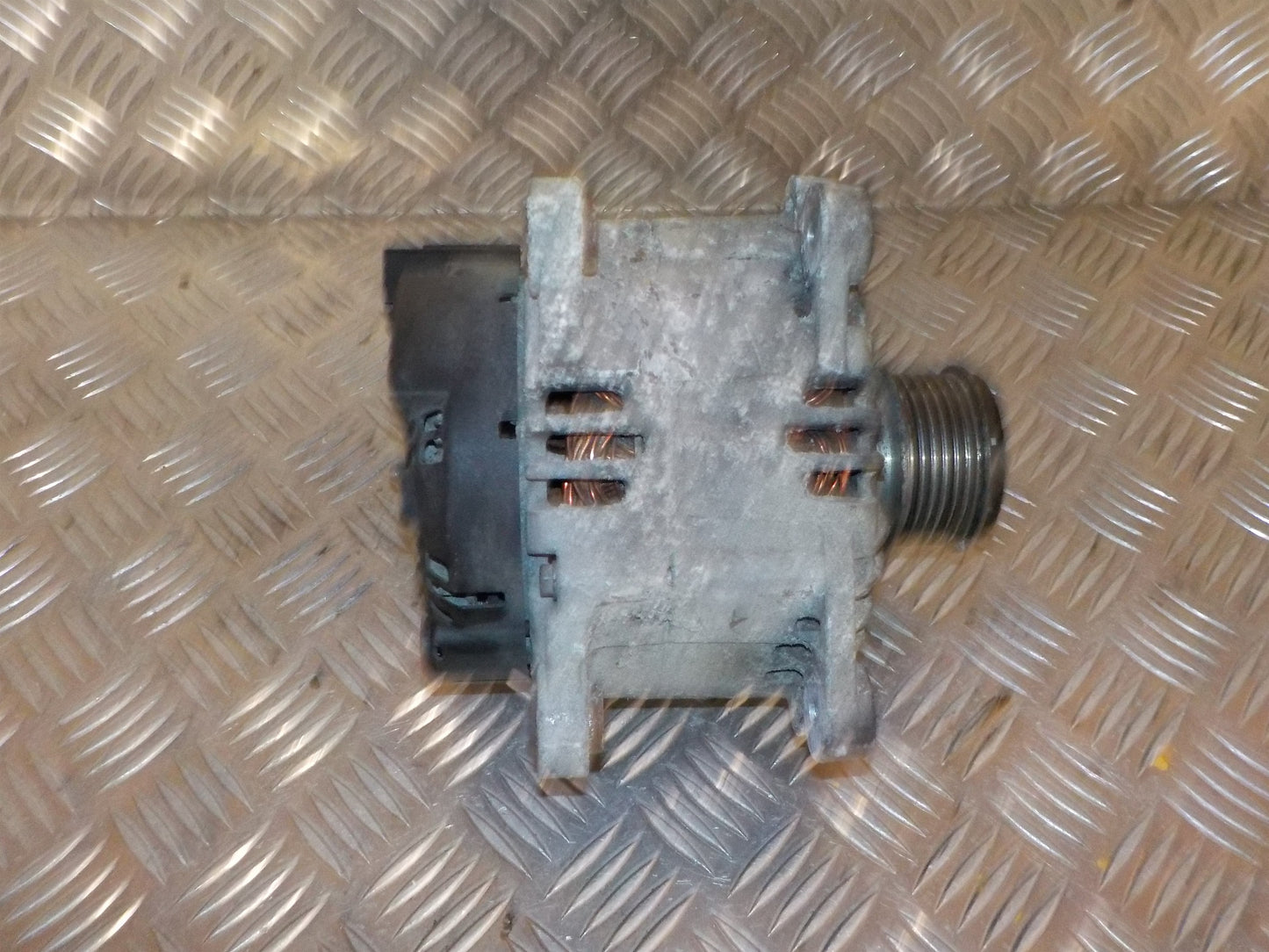 VW Touran 1T GP Generator Med OEM Nr. 06F903023FX Fra VW Ophugger