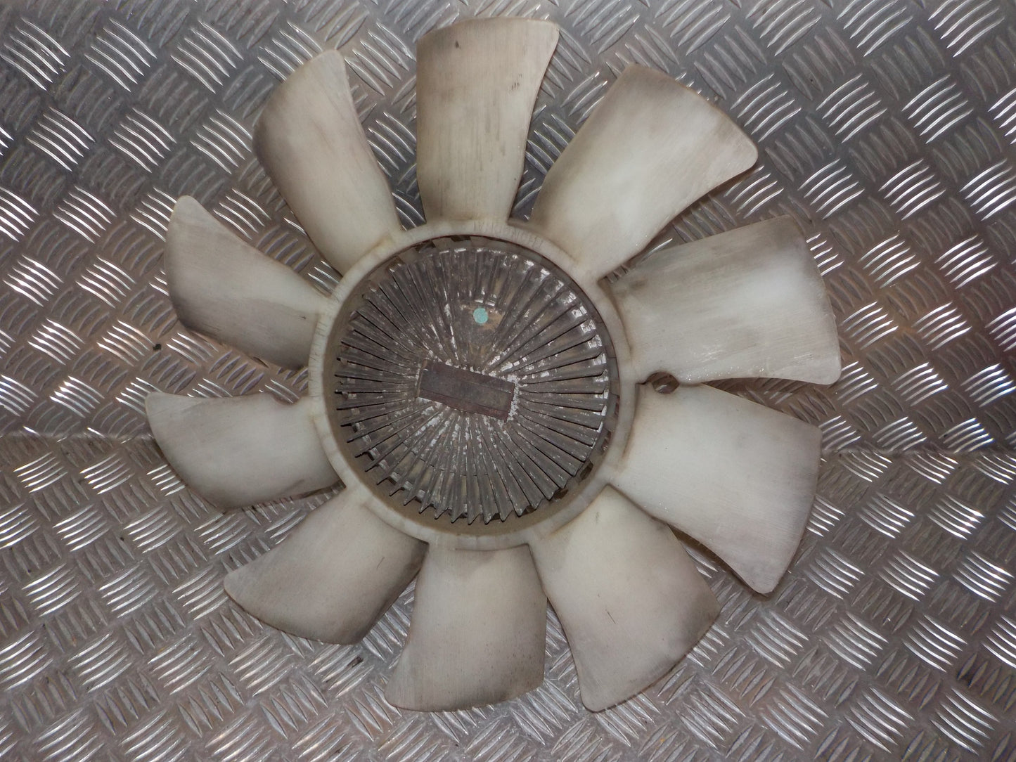 Mazda Pickup B Ventilatorvinge Auto Med OEM Nr. Ophugger Fra Mazda Ophugger