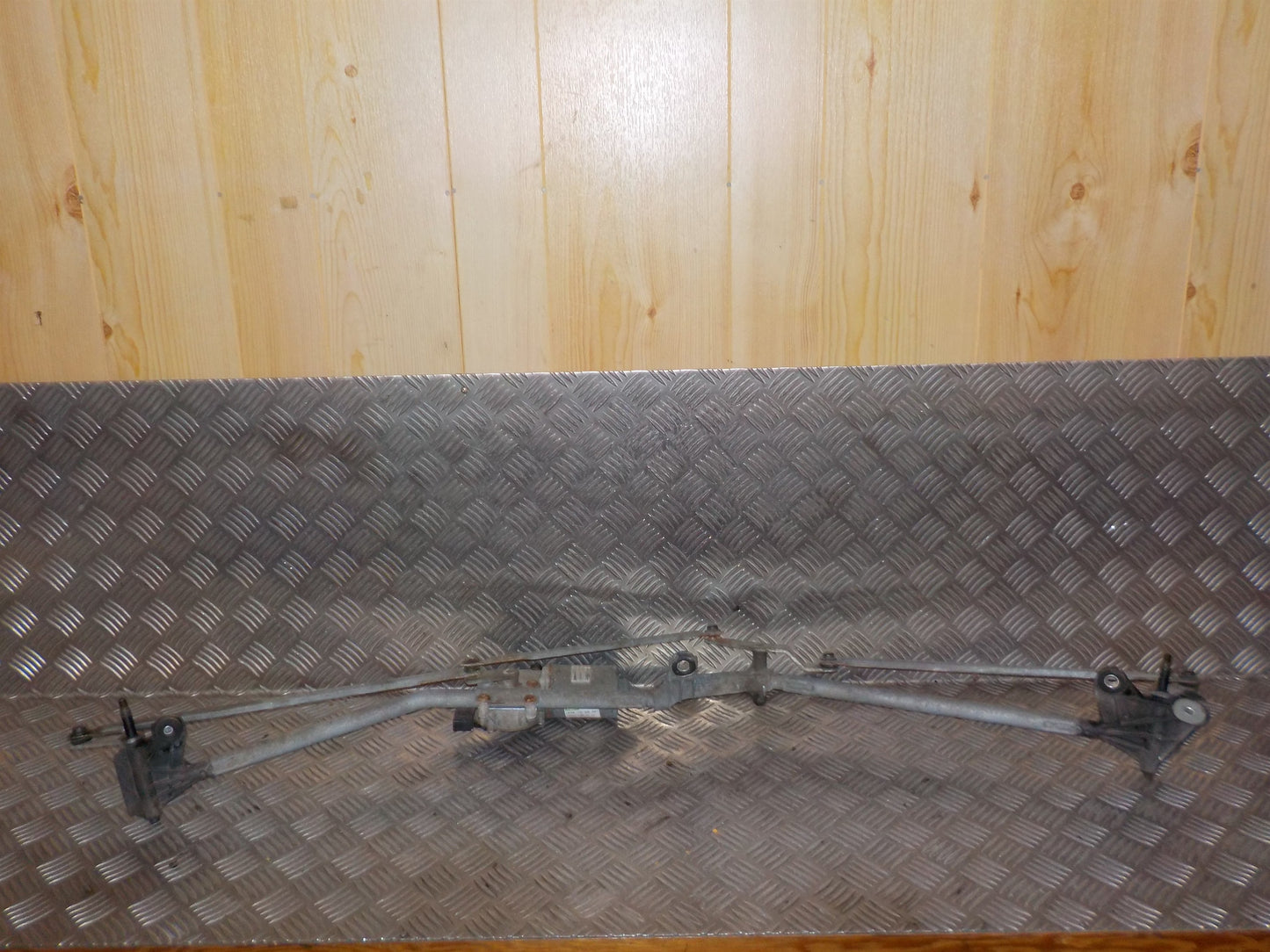 Smart Fortwo W451 Viskertræk Med OEM Nr. AA518200040 Fra Smart Ophugger