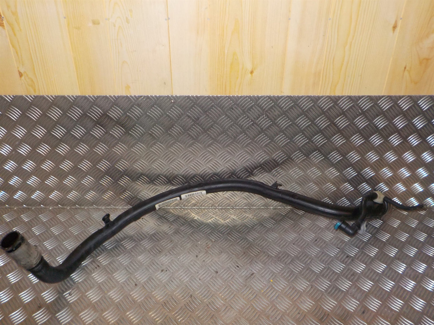 BMW X6 E71 Tankrør Med OEM Nr. 64258219810394 Fra BMW Ophugger