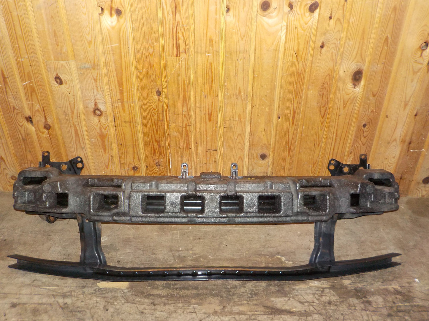 VW Passat 3C Forkofanger Rå Med OEM Nr. 3C0807109D Fra VW Ophugger