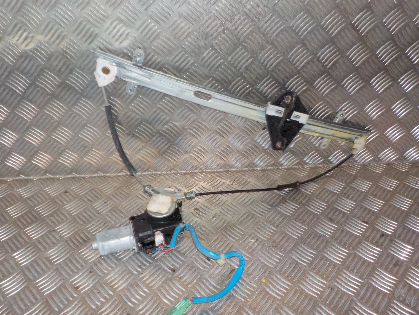 Honda Cr-V Rudemotor - Rudehejs Med OEM Nr. 72250S9AJ02 Fra Honda Ophugger