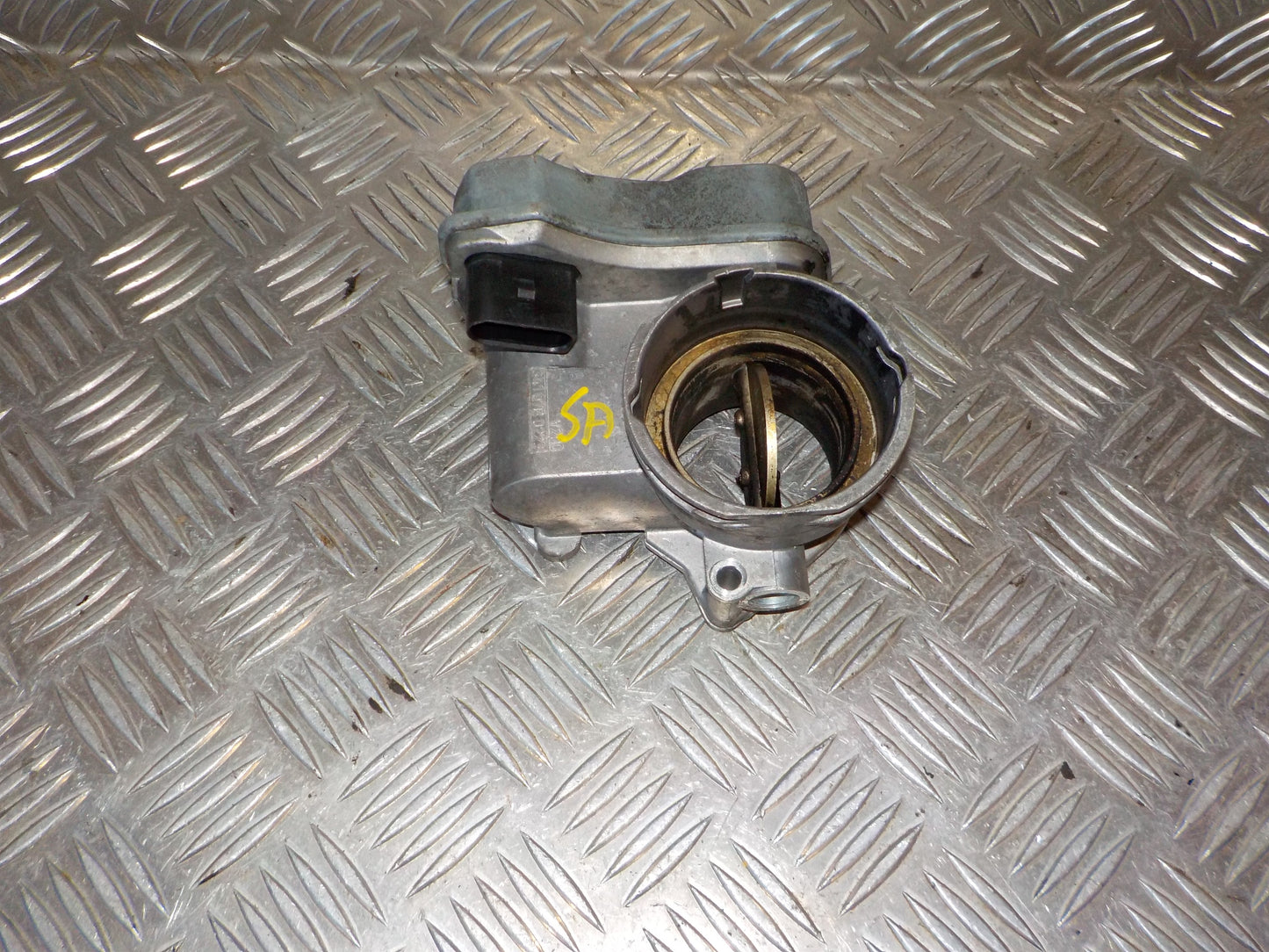VW Passat 3C Spjældhus Med OEM Nr. 03G128063B Fra VW Ophugger
