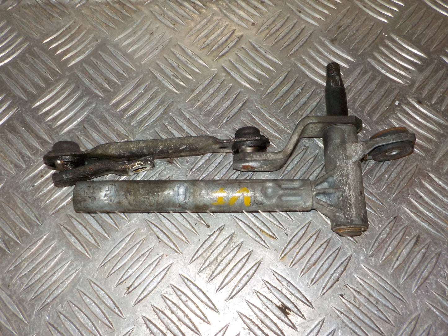 Peugeot 407 Viskertræk Med OEM Nr. Ophugger Fra Peugeot Ophugger