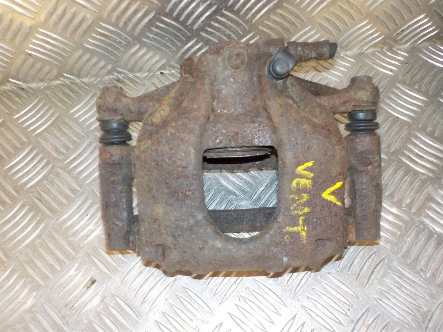 Opel Corsa D Bremsekaliber VF Med OEM Nr. 93192463 Fra Opel Ophugger