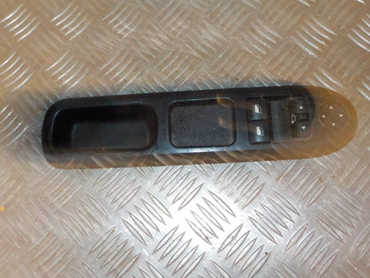 Peugeot 407 Kontakt Rudehejs Med OEM Nr. 96468705XT Fra Peugeot Ophugger