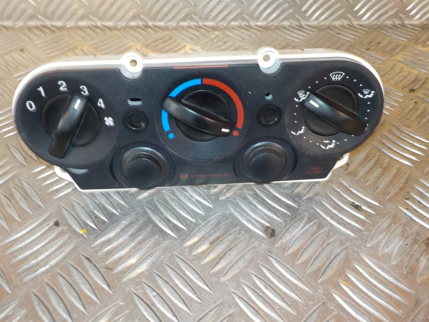 Ford Fiesta 6 Varmeregulering Med OEM Nr. 2sh618549be Fra Ford Ophugger
