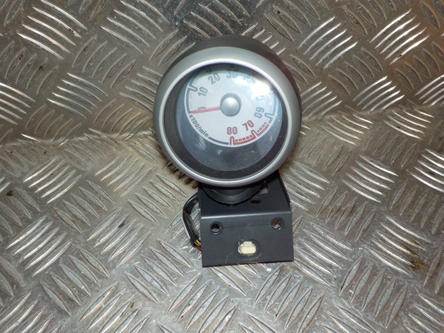 Opel Agila B Omdrejningstæller Med OEM Nr. 3420052D1 Fra Opel Ophugger