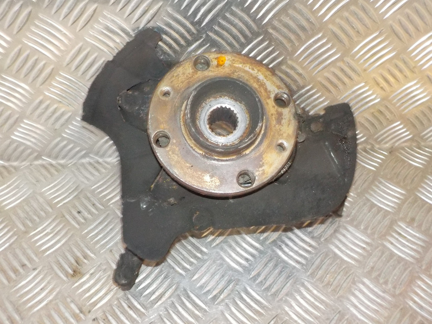 Ford Ka Spindel For V Med OEM Nr. 1639568 Fra Ford Ophugger