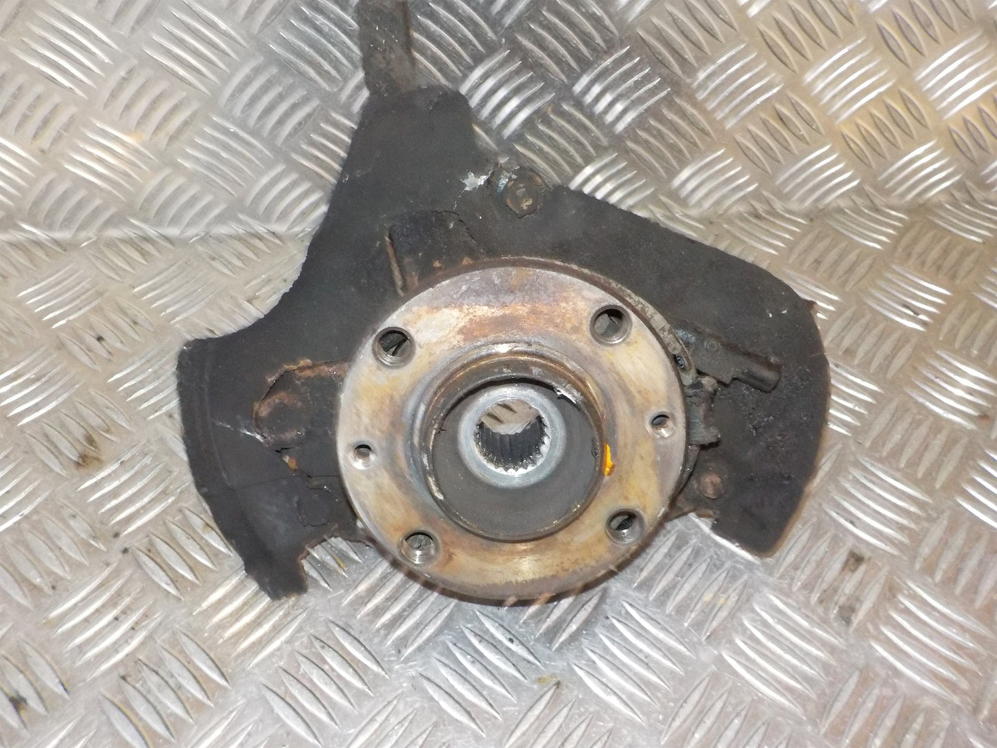 Ford Ka Spindel For H Med OEM Nr. 1639569 Fra Ford Ophugger