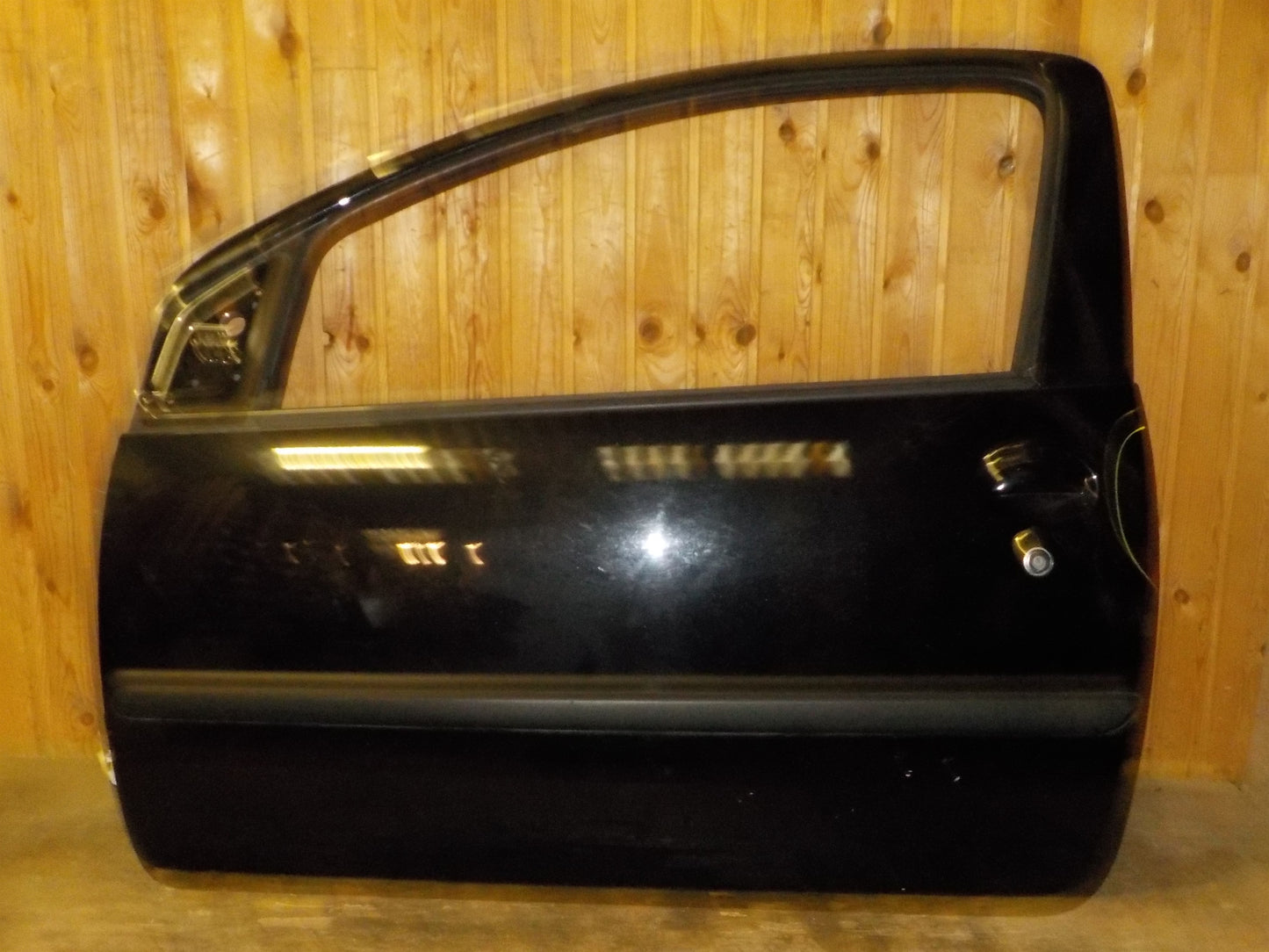 Peugeot 107 Dør V 2 Dørs Med OEM Nr. 9002W8 Fra Peugeot Ophugger