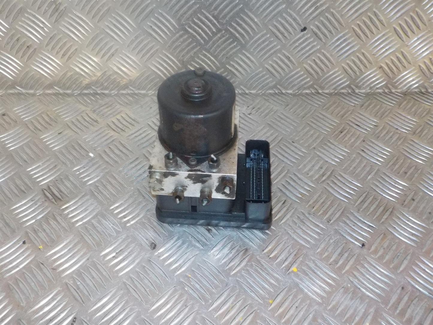 Mitsubishi Space Star Abs Pumpe Med OEM Nr. 0273004489 Fra Mitsubishi Ophugger