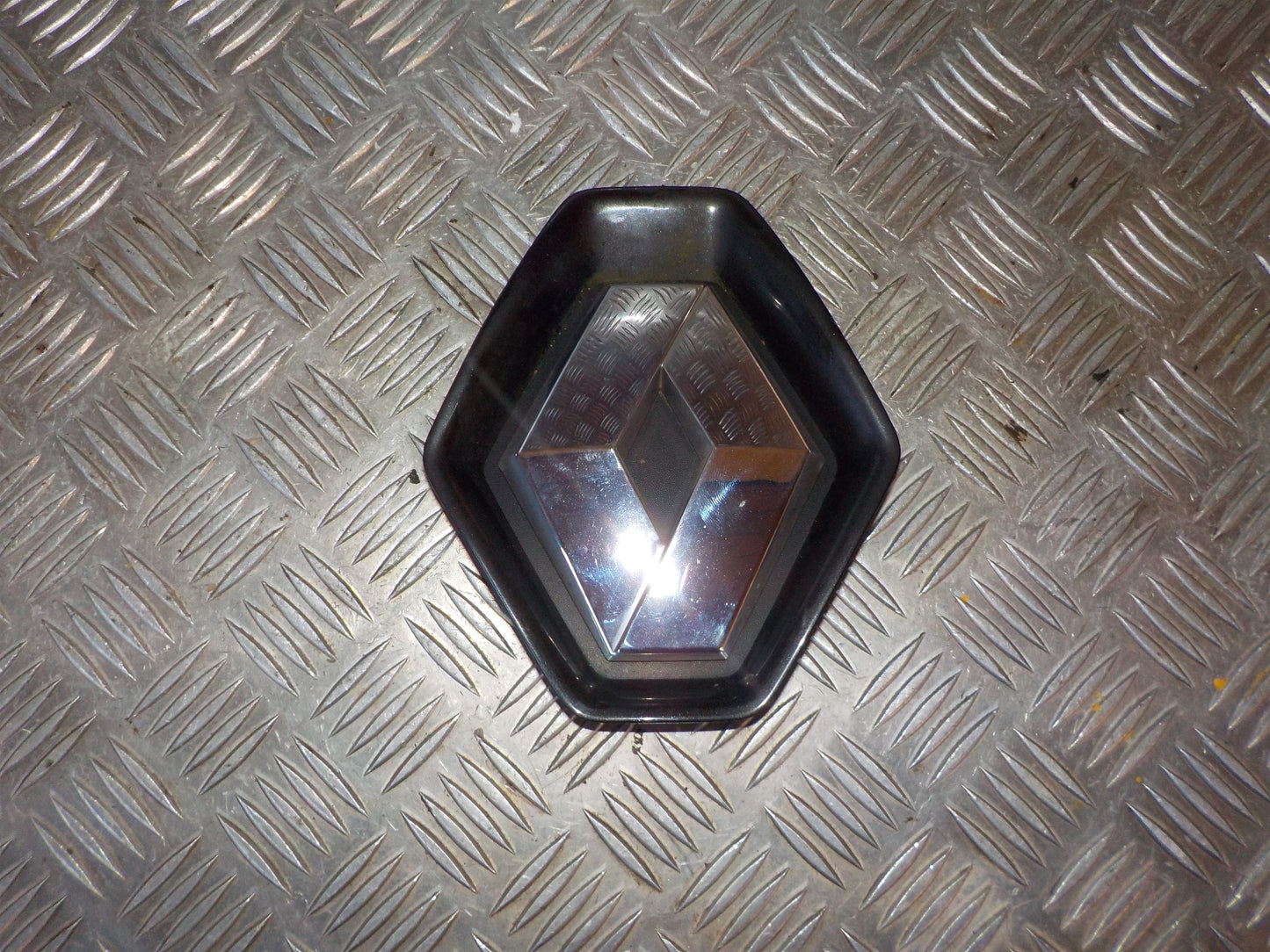 Renault Laguna 3 Emblemer Med OEM Nr. 628900003R Fra Renault Ophugger