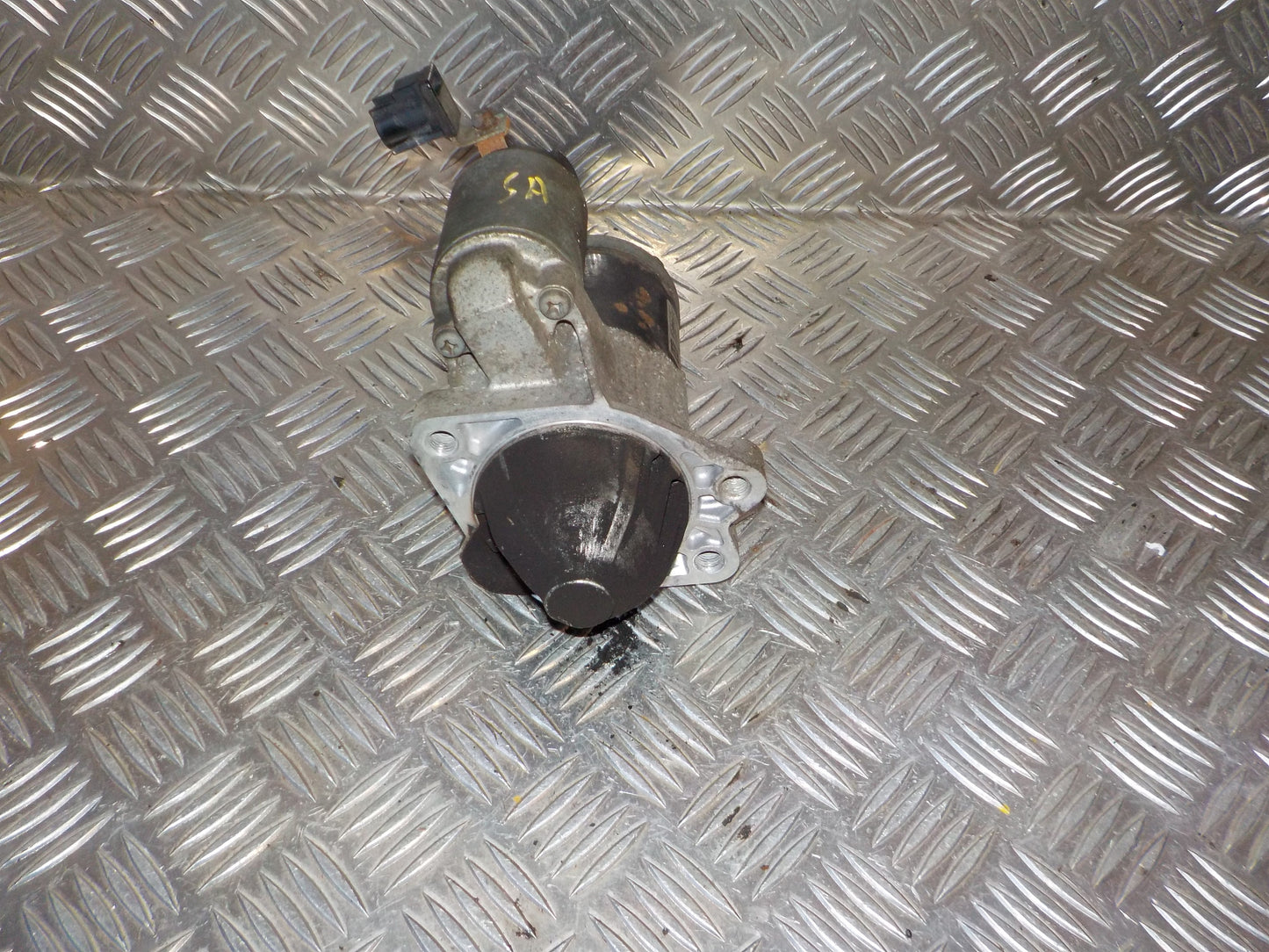 Mazda 2 DE Starter Med OEM Nr. M000T33971 Fra Mazda Ophugger