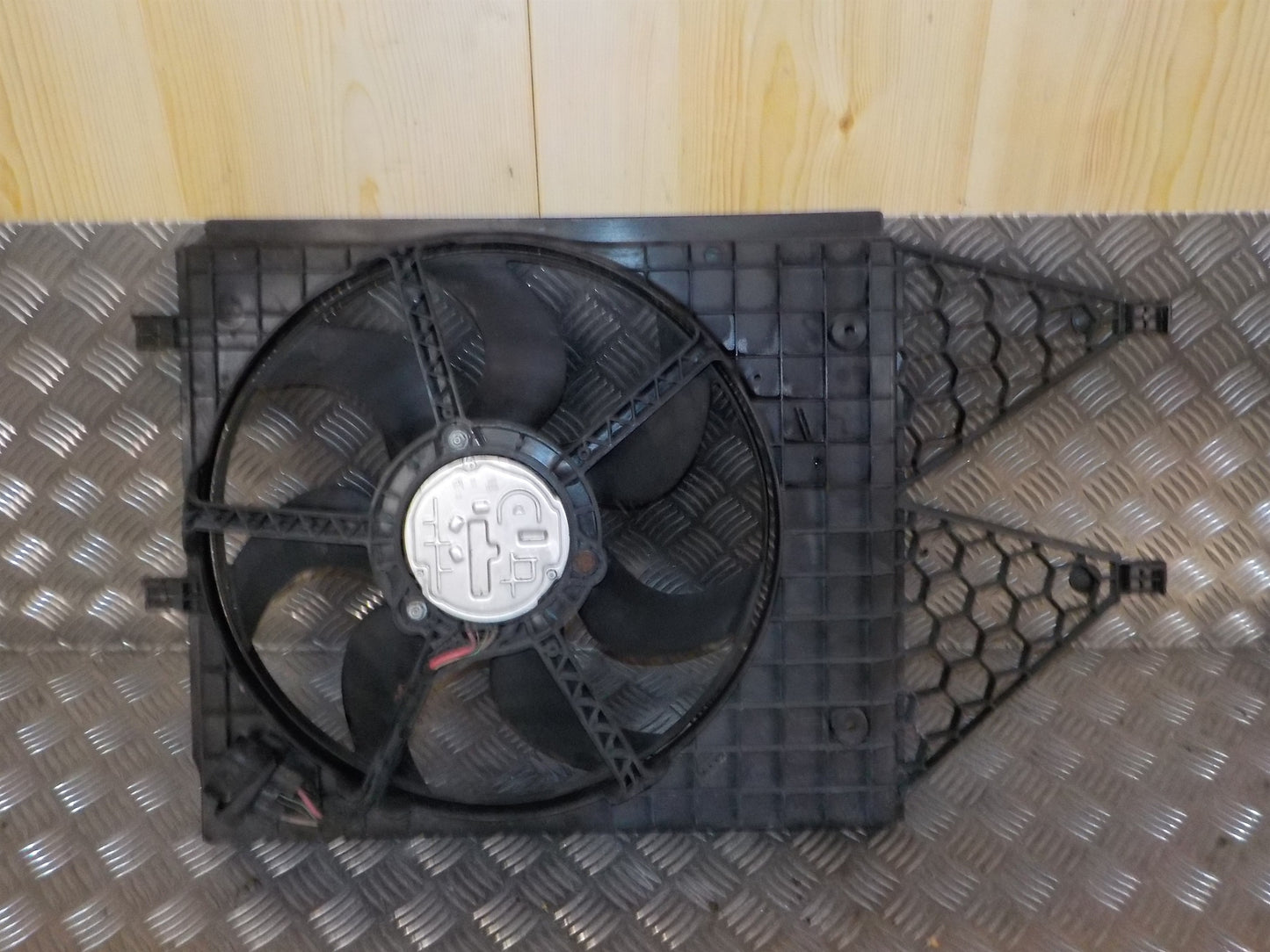 Seat Ibiza 6J Kølerblæser El Med OEM Nr. 6R0121207Q Fra Seat Ophugger