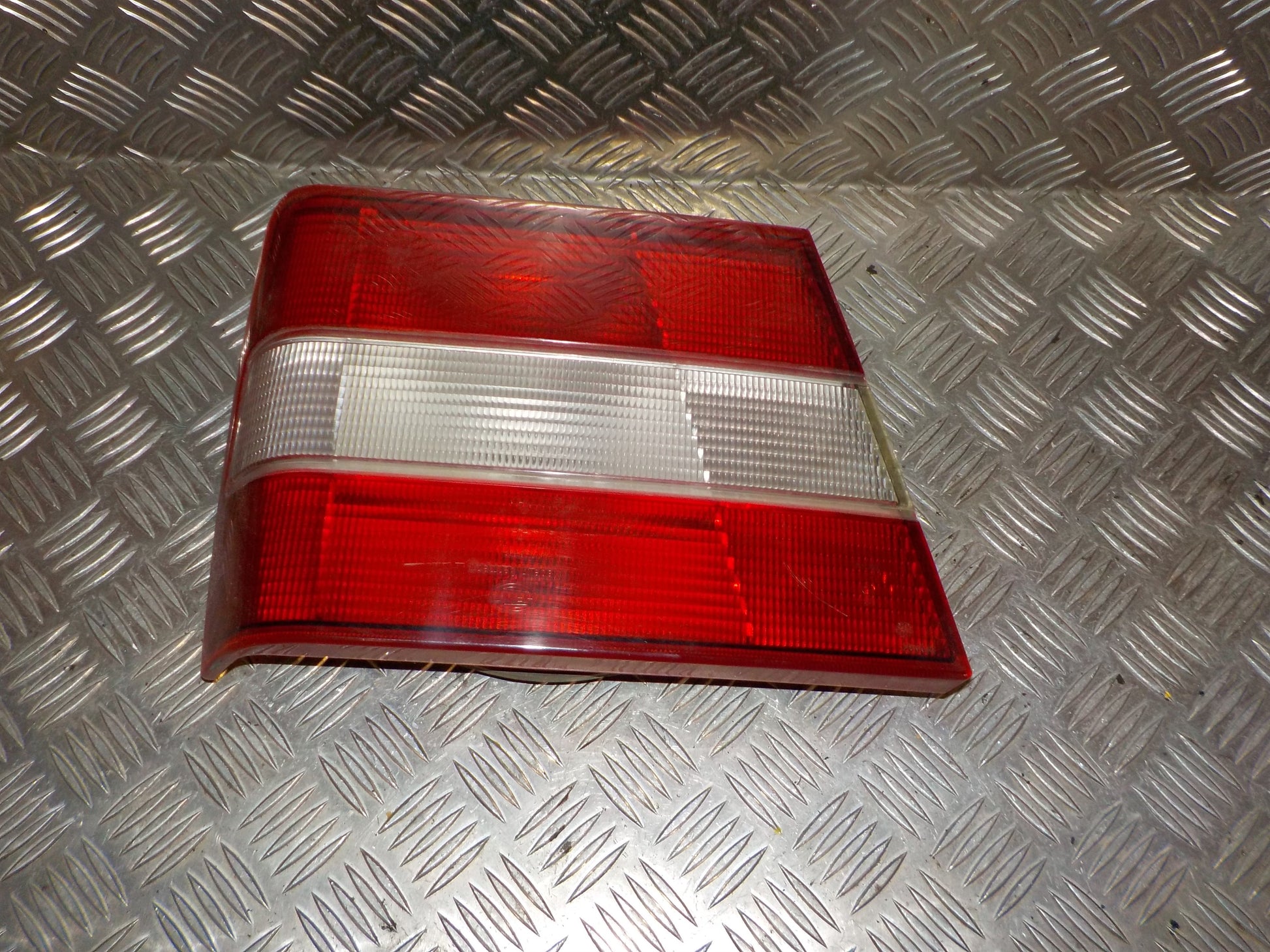 Volvo 940/960 Baglygte Med OEM Nr. 3534092 Fra Volvo Ophugger