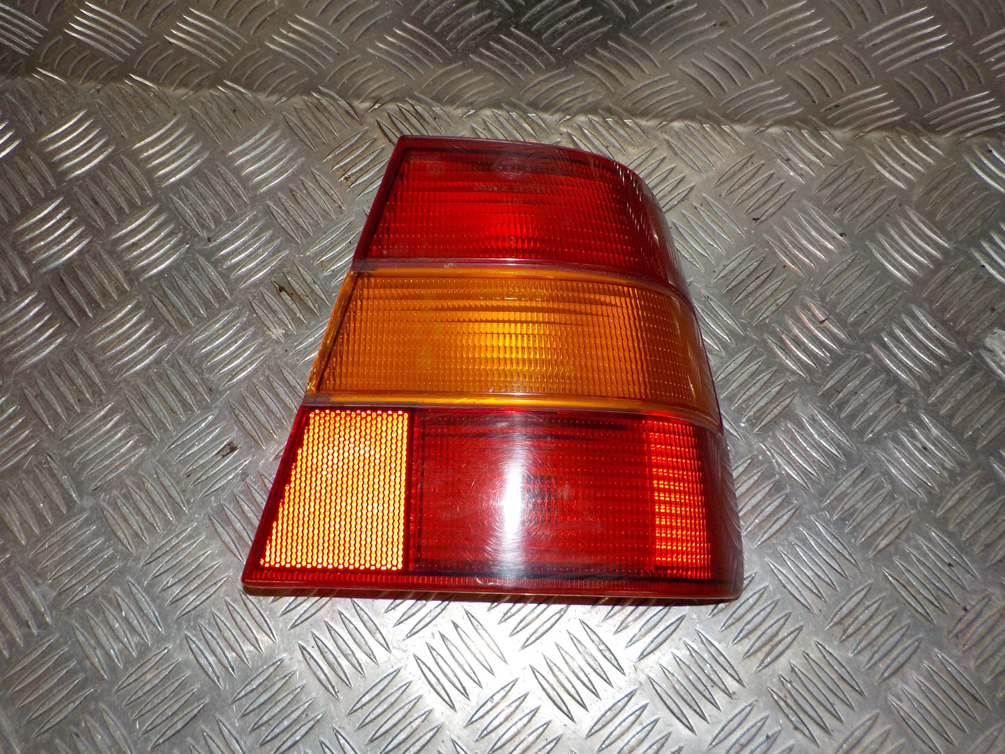 Volvo 940/960 Baglygte Med OEM Nr. 3534084 Fra Volvo Ophugger