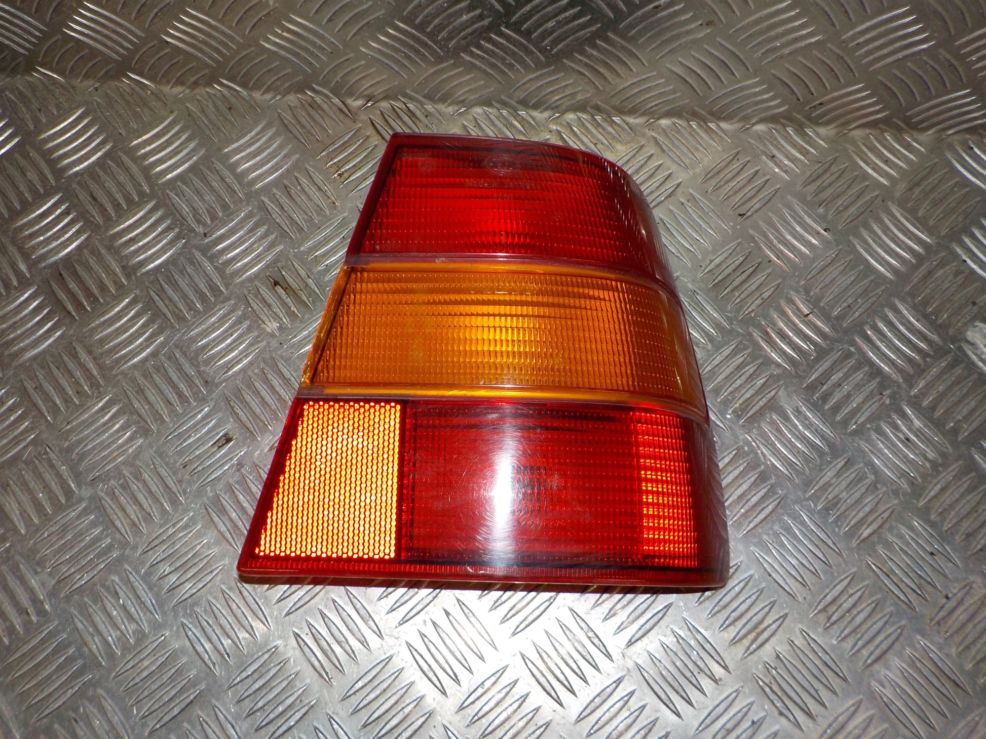 Volvo 940/960 Baglygte Med OEM Nr. 3534084 Fra Volvo Ophugger