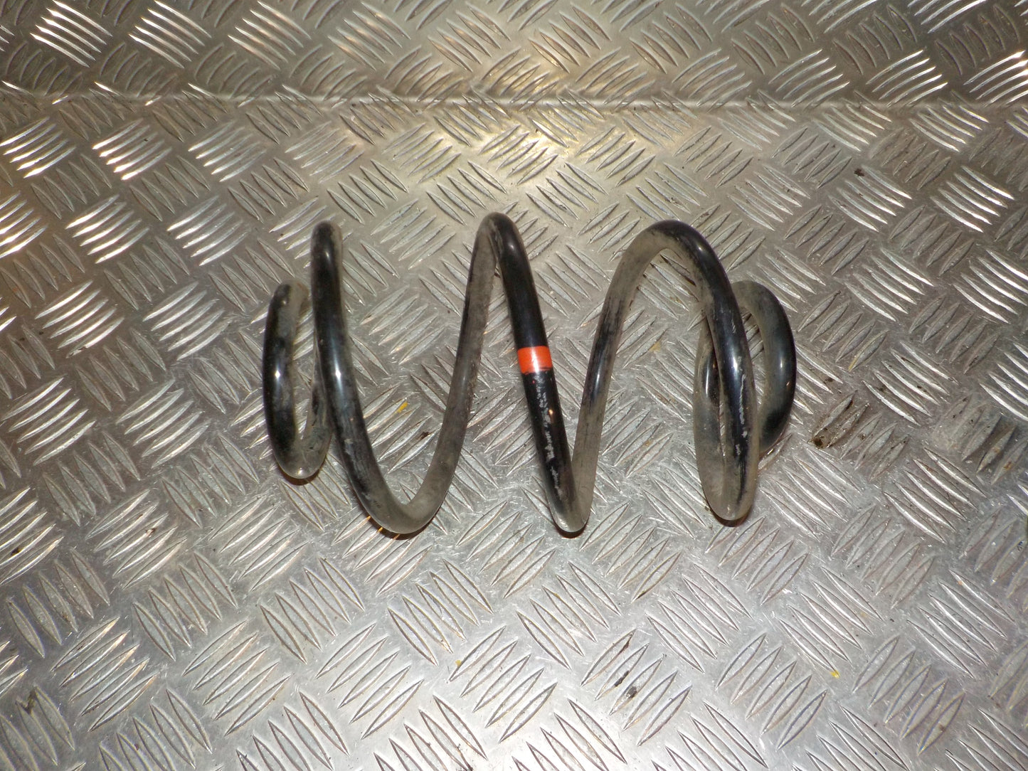 Renault Twingo 2 Bagfjeder Spiral Med OEM Nr. 8200681410 Fra Renault Ophugger