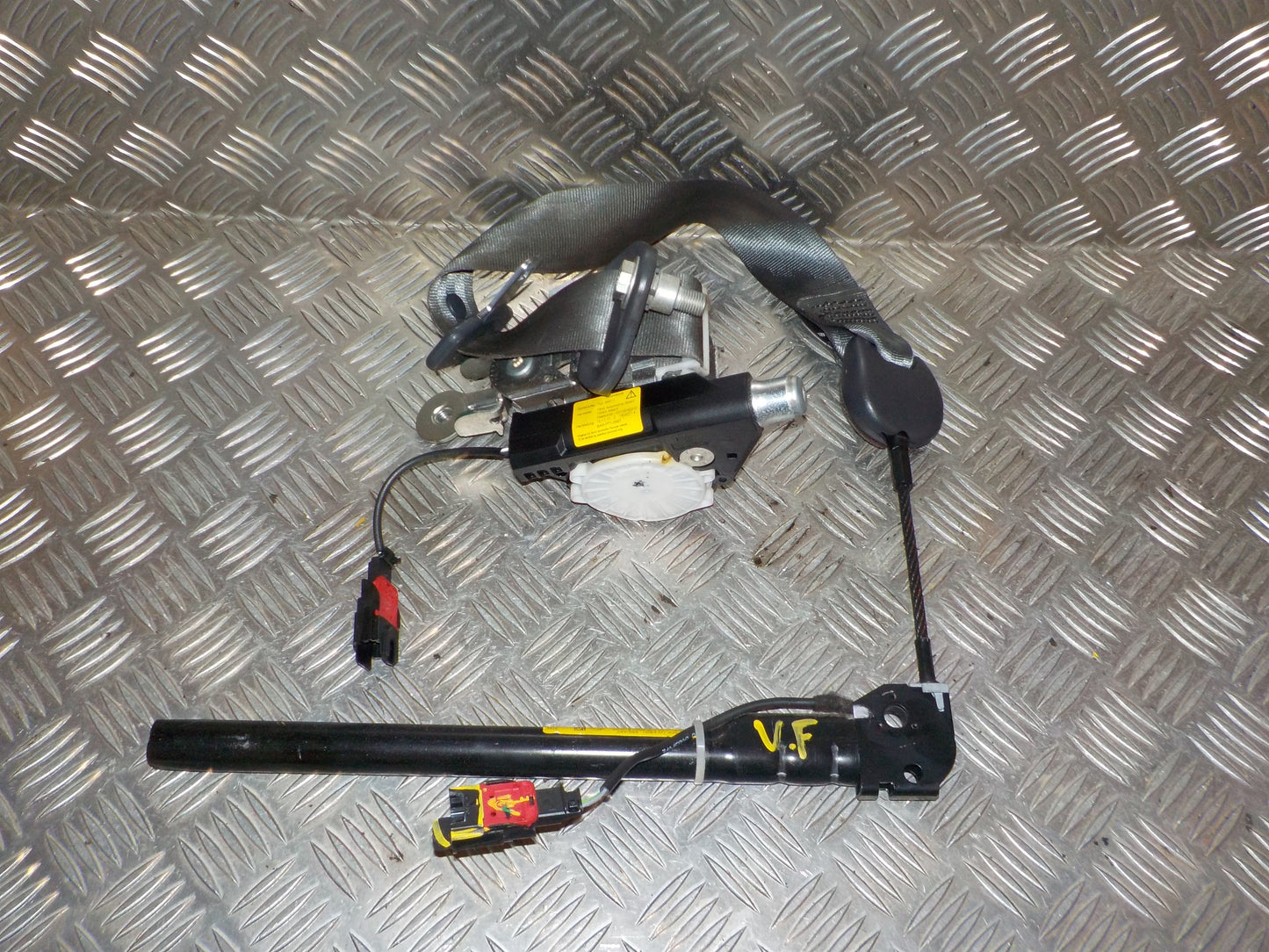 Renault Clio 3 Sikkerhedsseler For Med OEM Nr. 838229 Fra Renault Ophugger