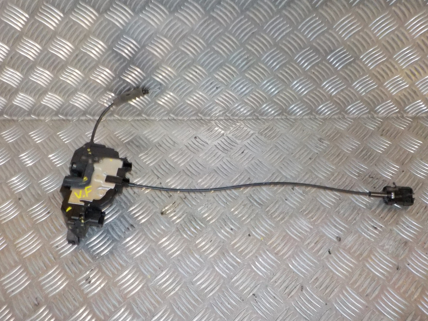 Renault Clio 3 Dørlås Med OEM Nr. 8200300123 Fra Renault Ophugger