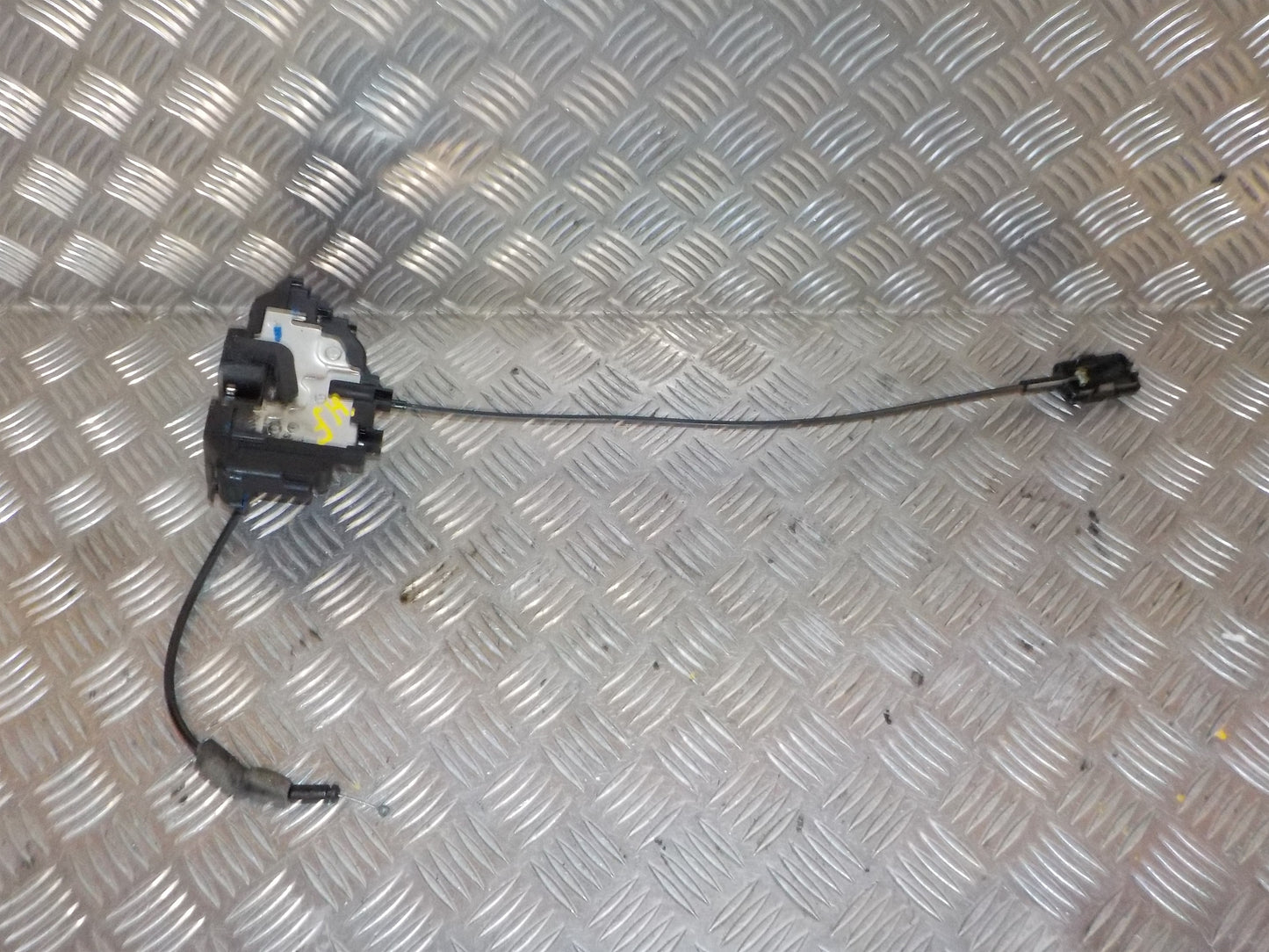 Renault Clio 3 Dørlås Med OEM Nr. 8200300125 Fra Renault Ophugger